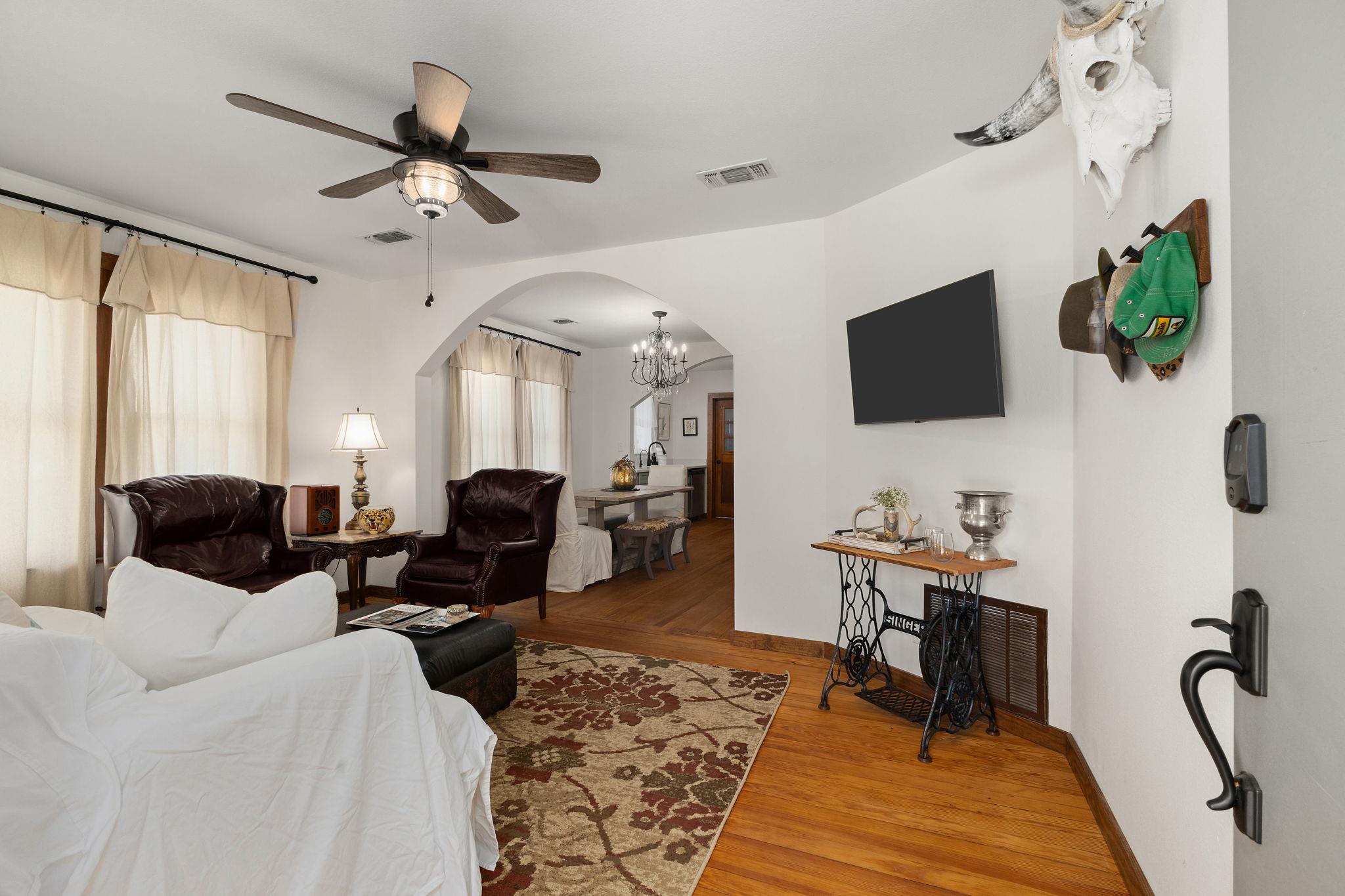 258 N Water St Property Photo 5