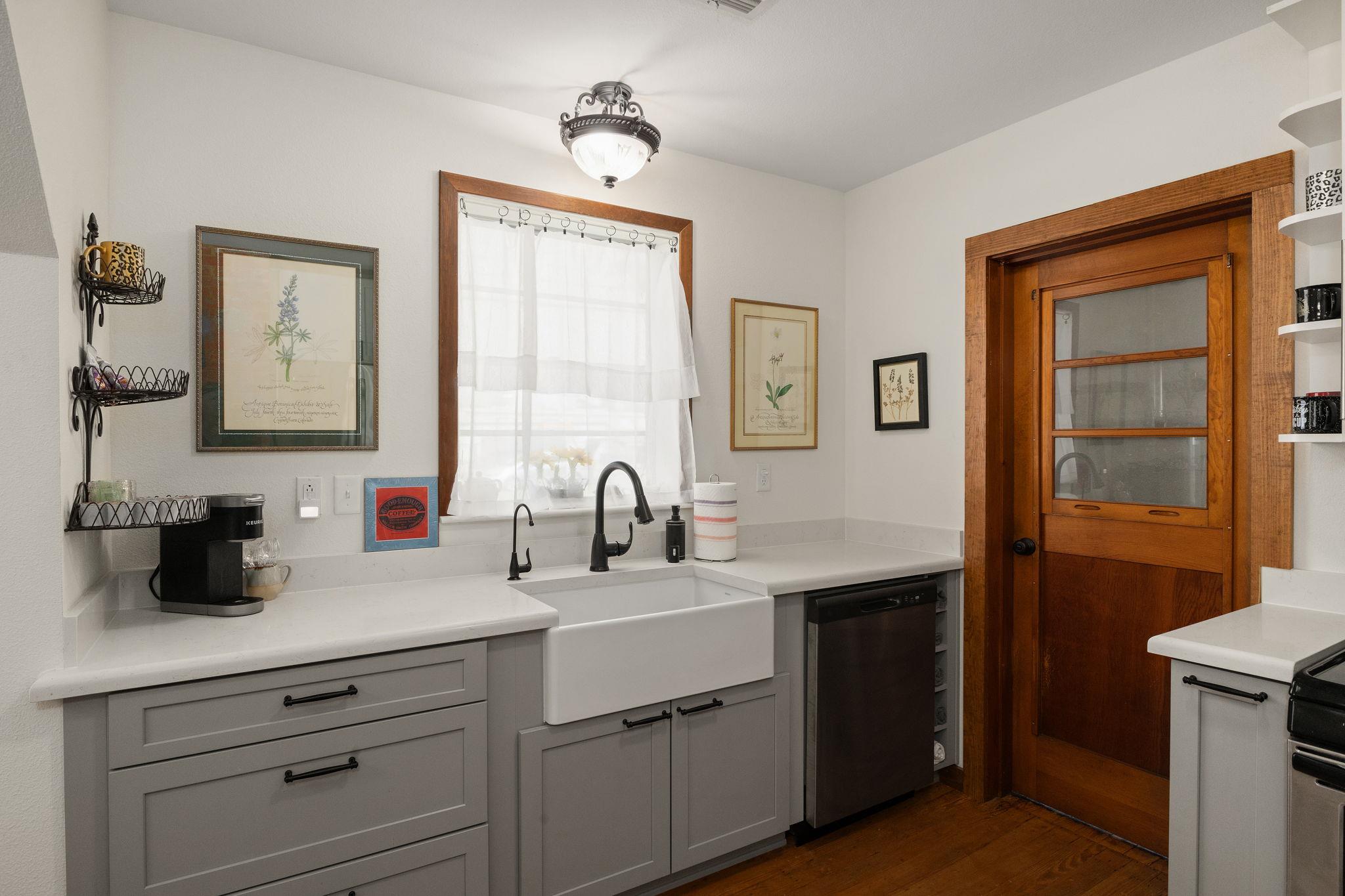 258 N Water St Property Photo 10