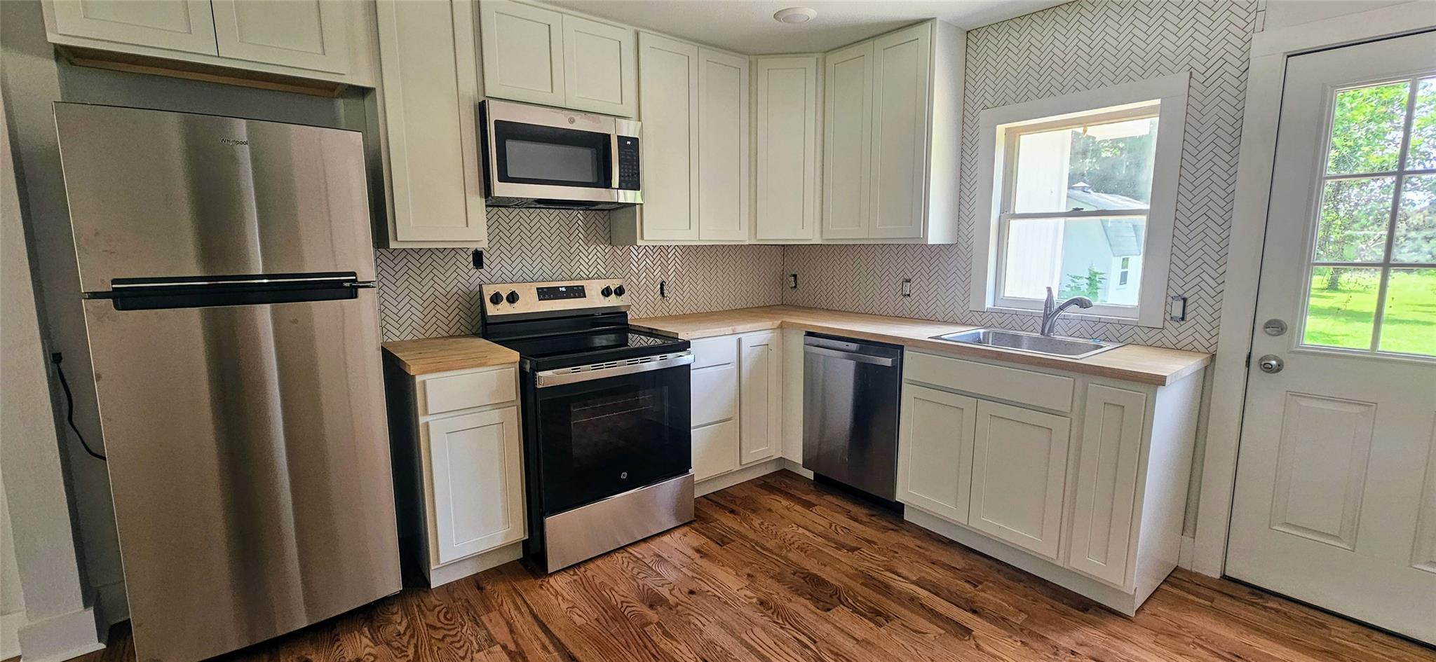 505 Colorado St Property Photo 4
