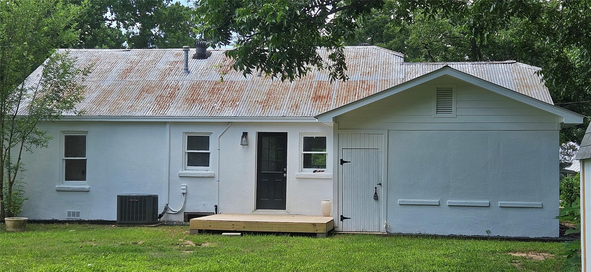 505 Colorado St Property Photo 17