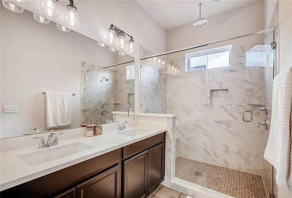 10203 Jacksboro Trl Property Photo 4