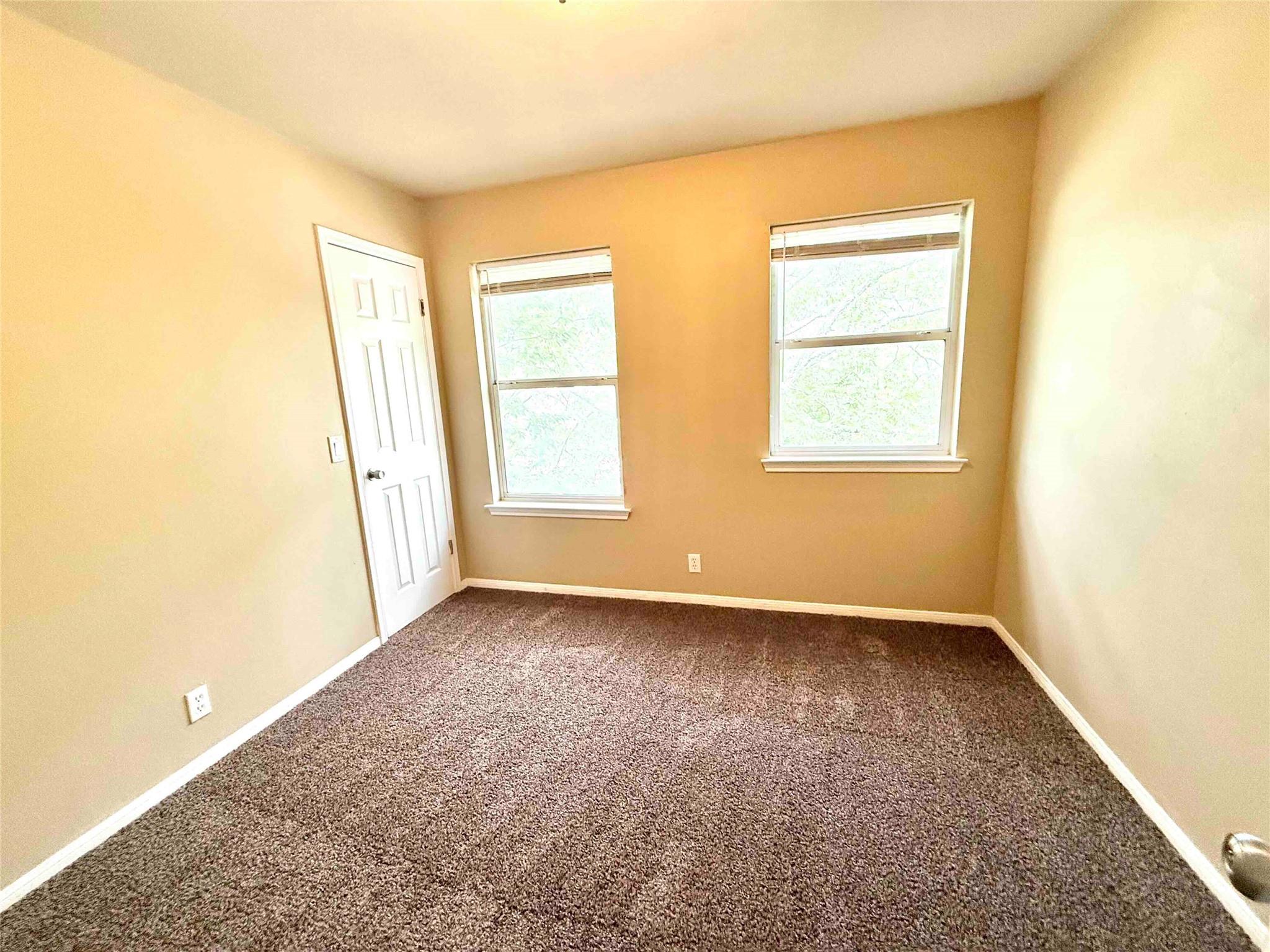502 Dewberry Dr Property Photo 14