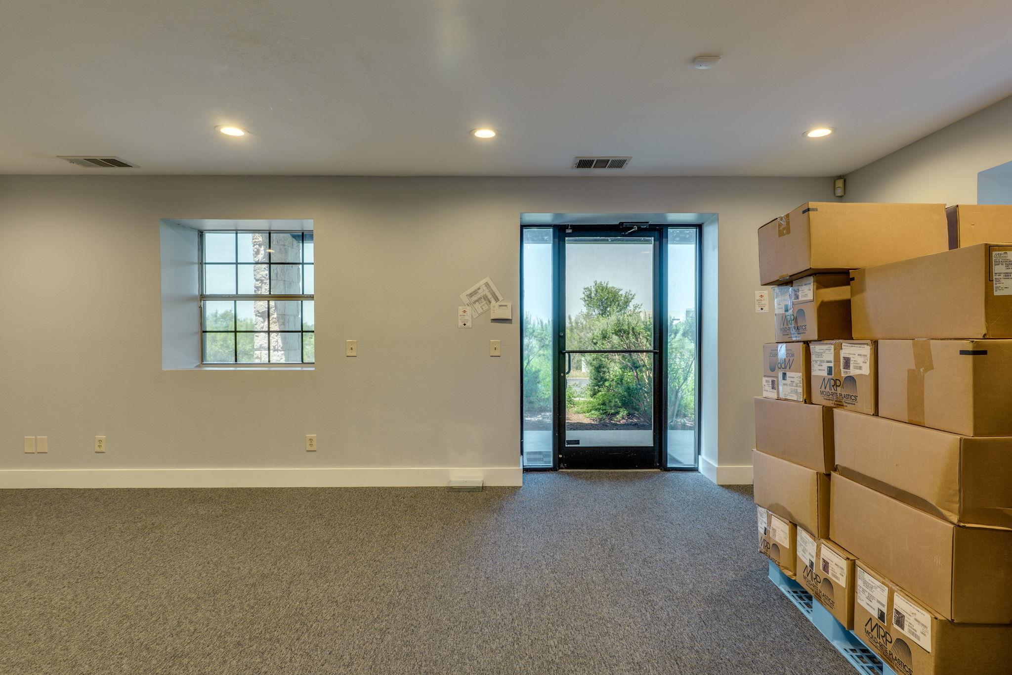 14121 Us 290 None #building 11-suites A & B Property Photo 14