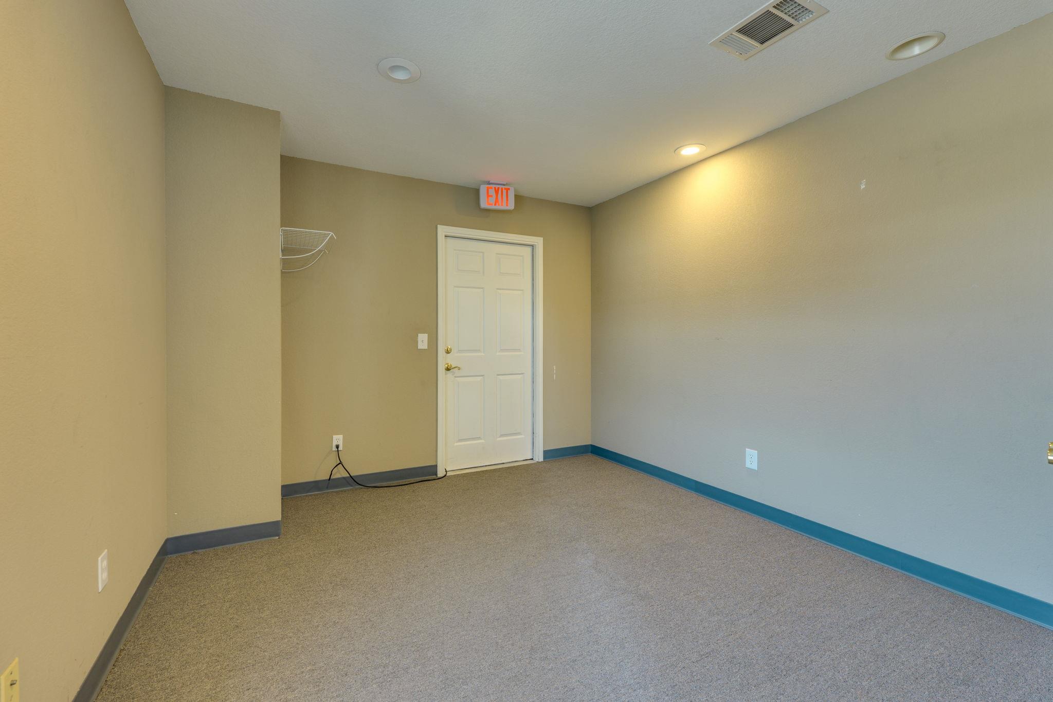 14121 Us 290 None #building 11-suites A & B Property Photo 29