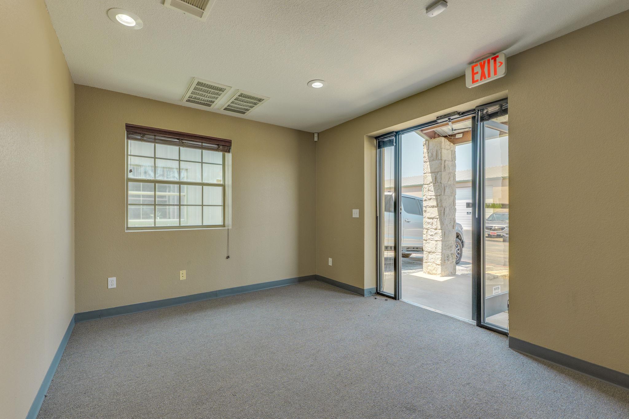 14121 Us 290 None #building 11-suites A & B Property Photo 31