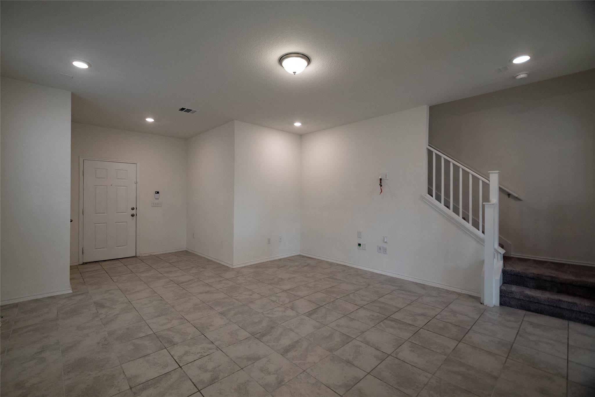 6412 Carriage Pines Dr Property Photo 3