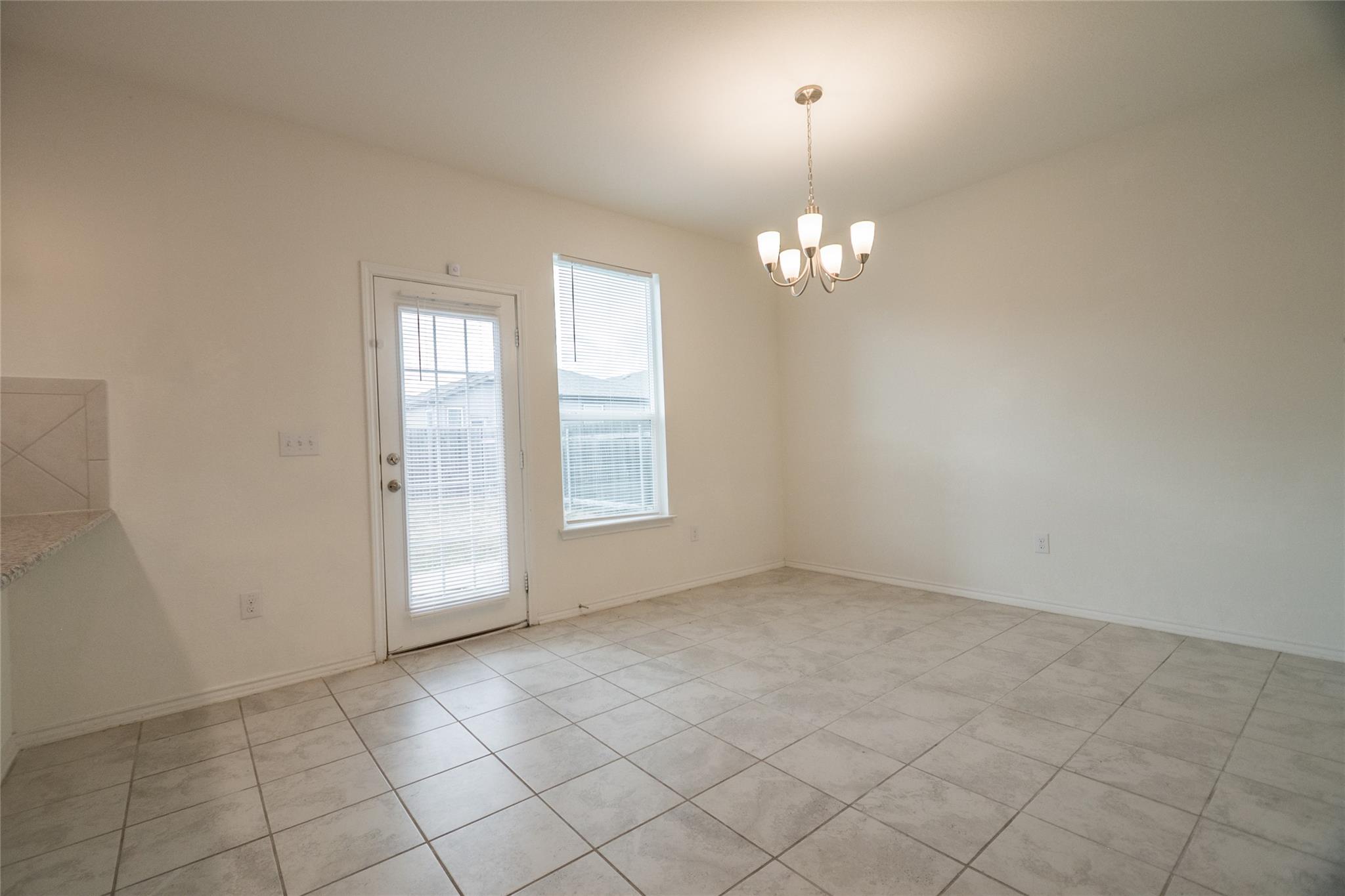 6412 Carriage Pines Dr Property Photo 4