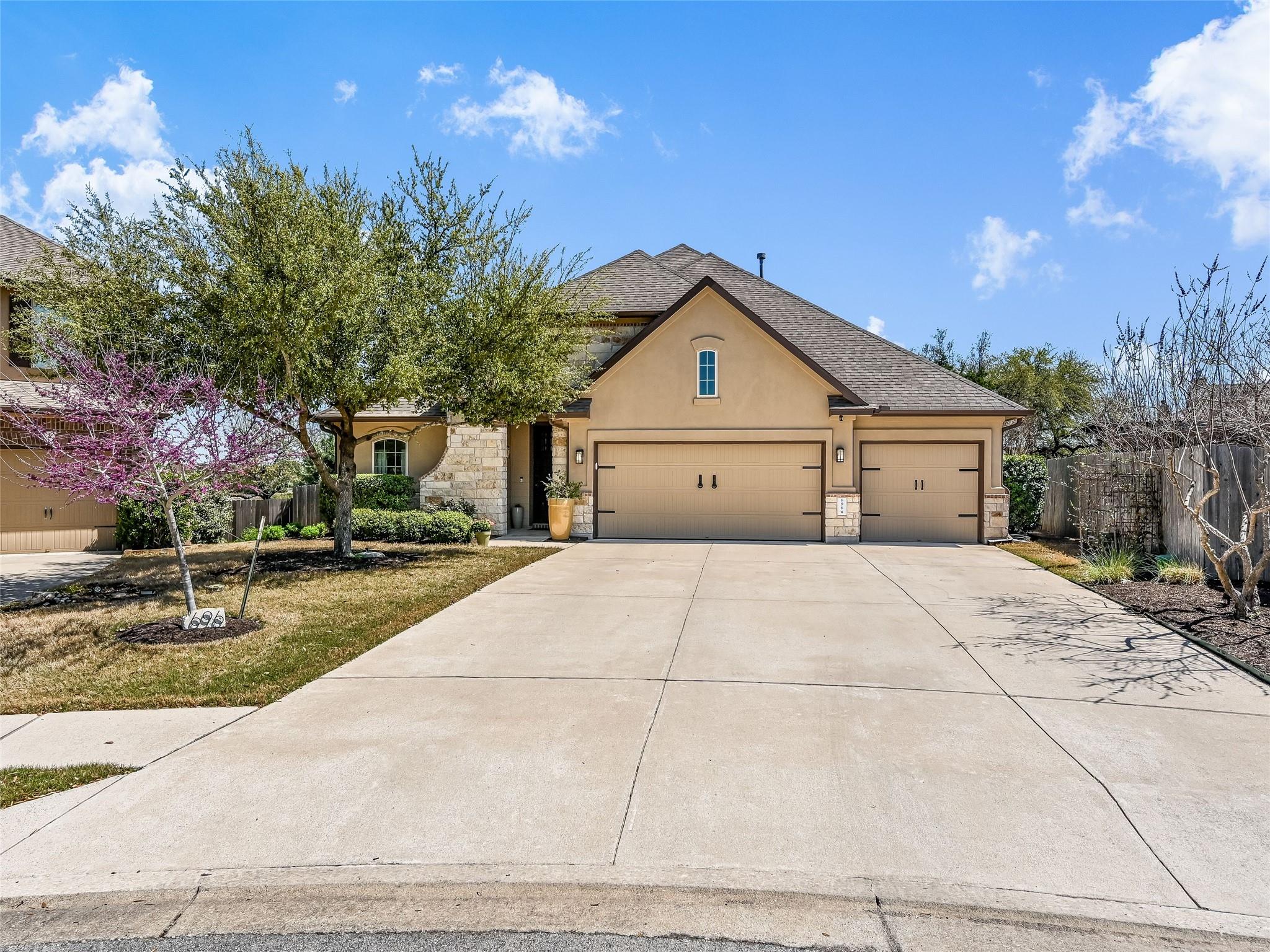 696 Ledgestone Dr Property Photo