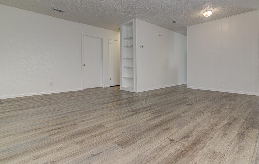 404 W Dittmar Rd #b Property Photo 4