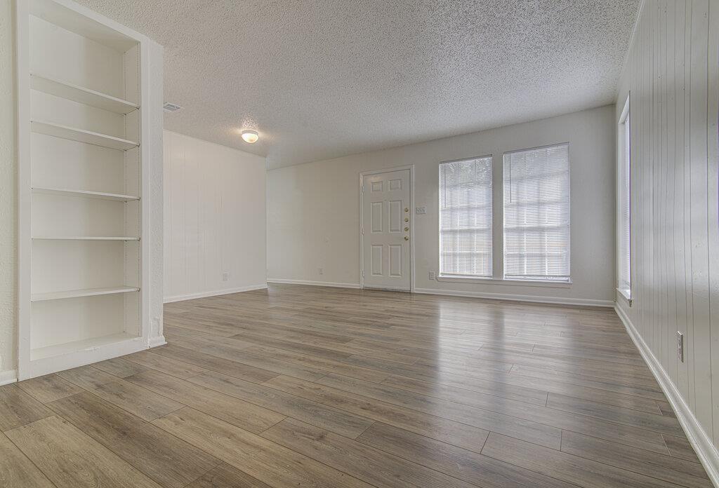 404 W Dittmar Rd #b Property Photo 5