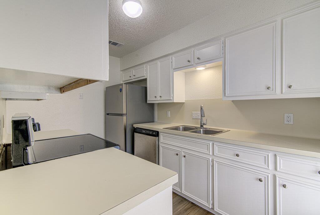 404 W Dittmar Rd #b Property Photo 6