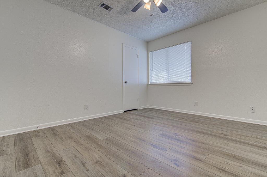 404 W Dittmar Rd #b Property Photo 9