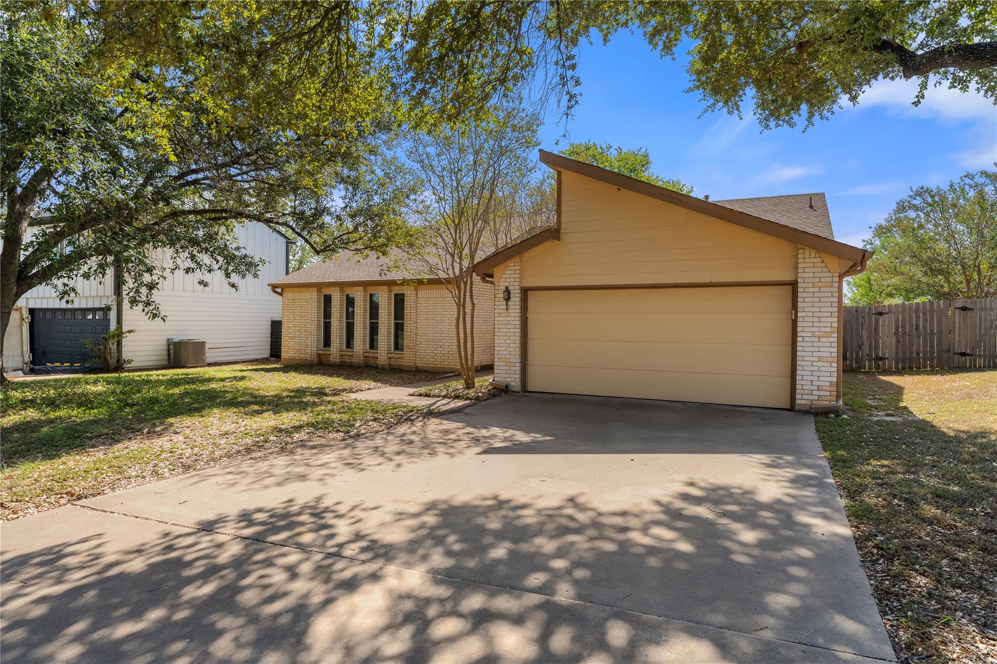 11803 Hyacinth Dr Property Photo 3