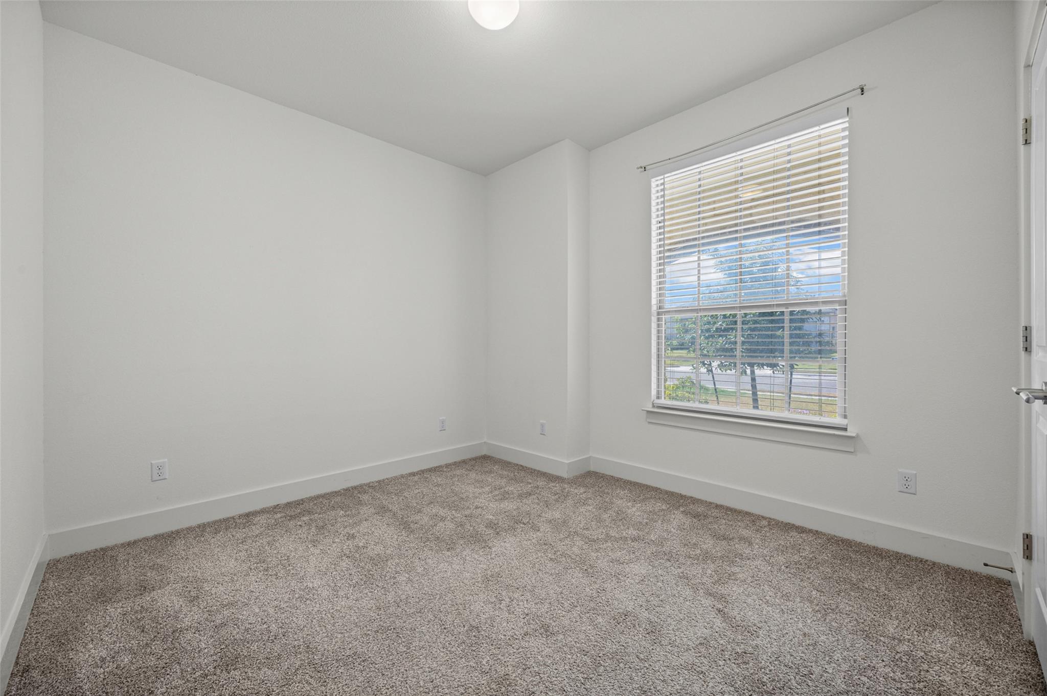 545 Elm Green St Property Photo 3