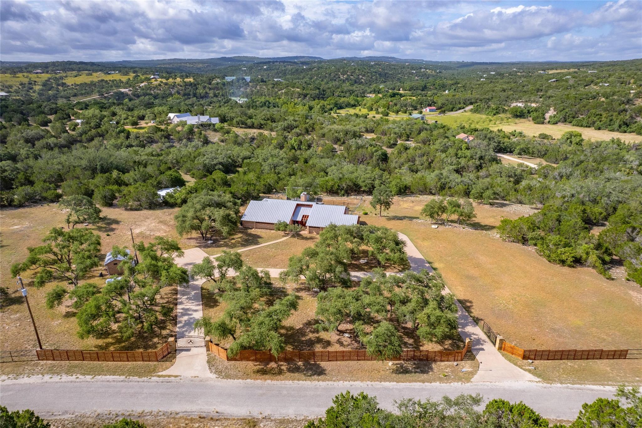 300 Sycamore Valley Rd Property Photo 1