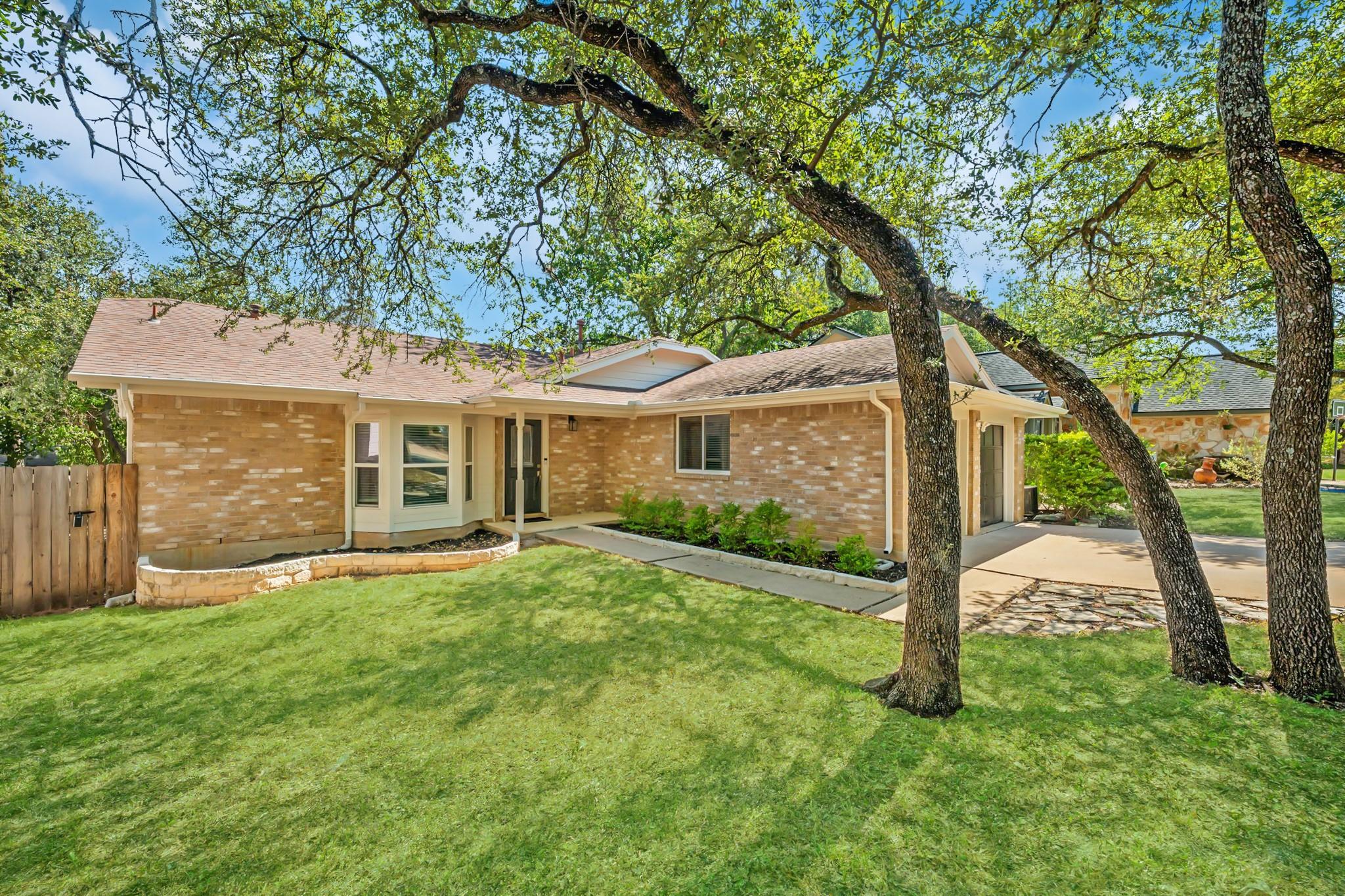 5810 Secrest Dr Property Photo 2