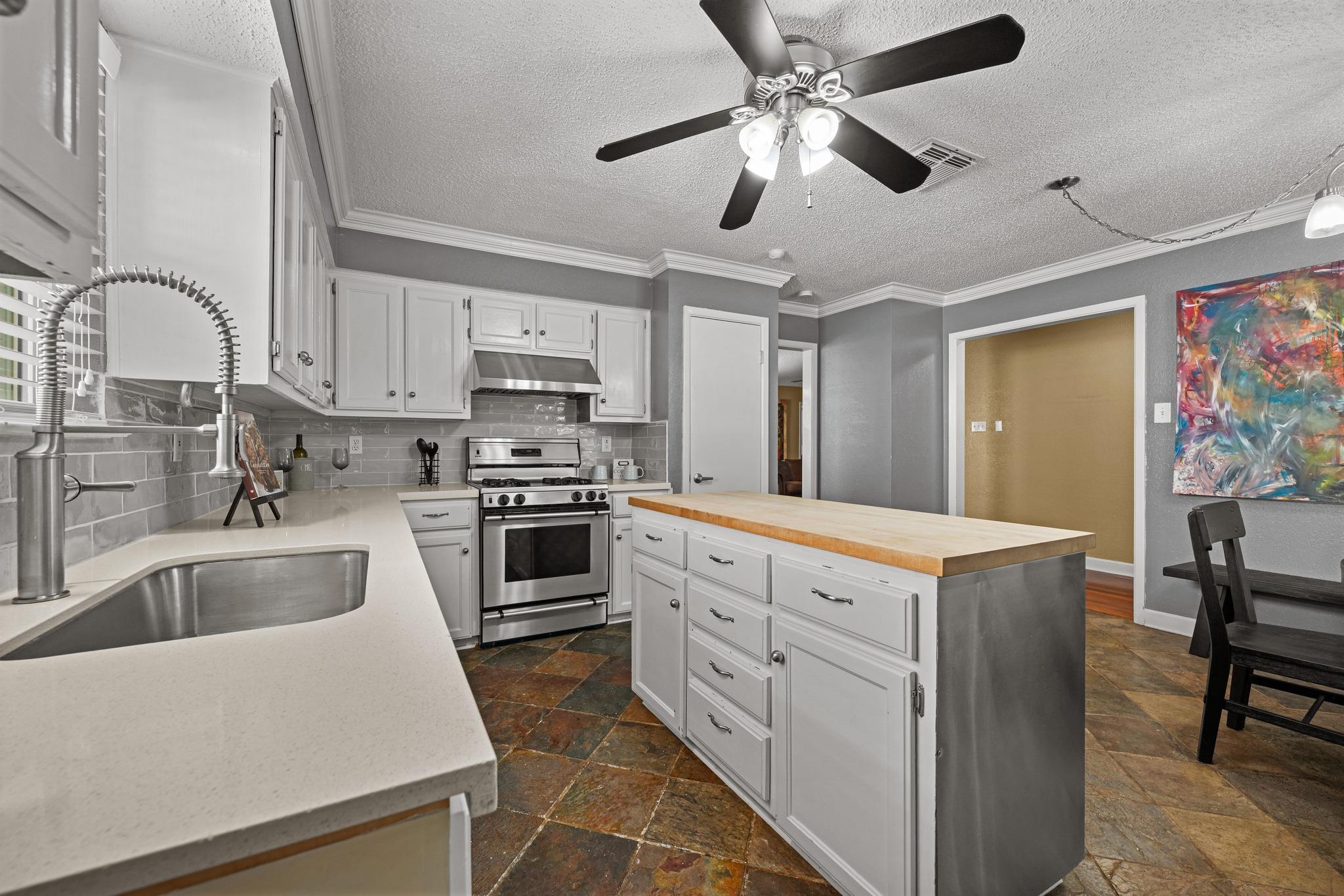 5810 Secrest Dr Property Photo 11