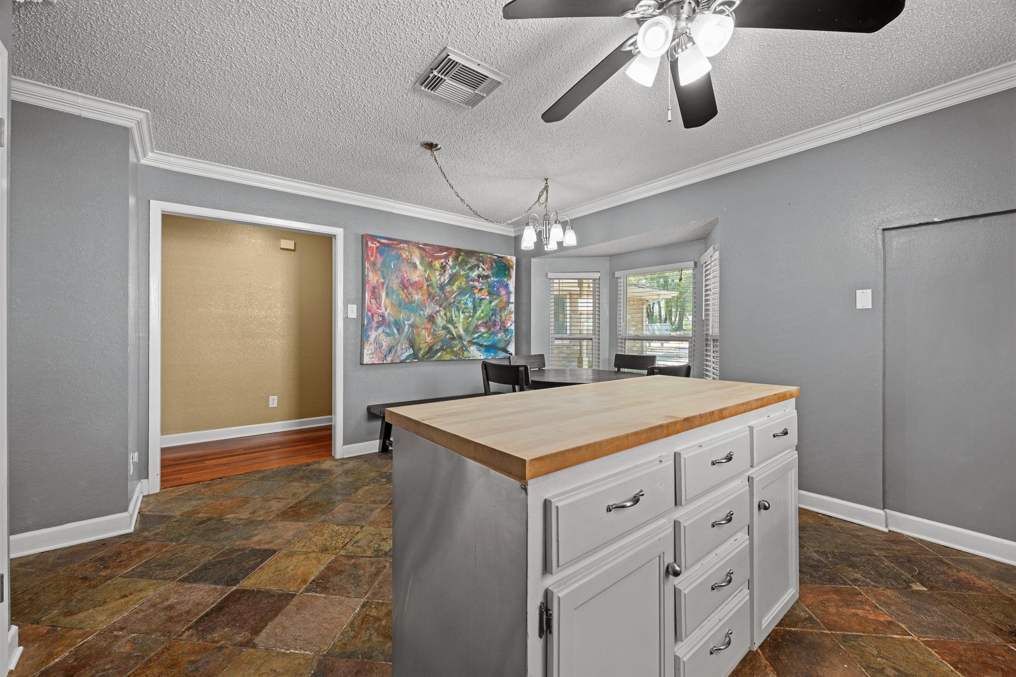 5810 Secrest Dr Property Photo 12