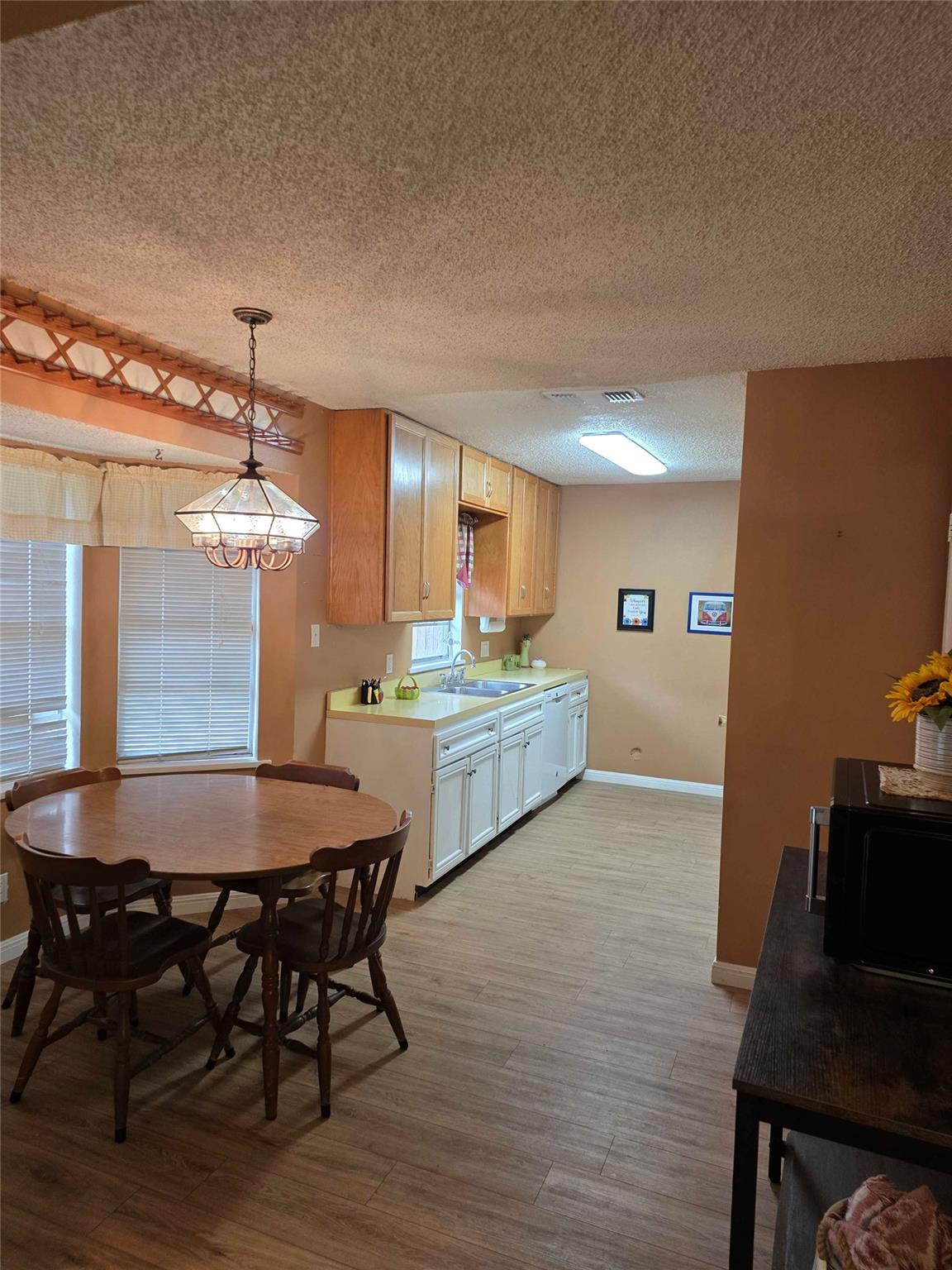902 S Riviera Cir Property Photo 10