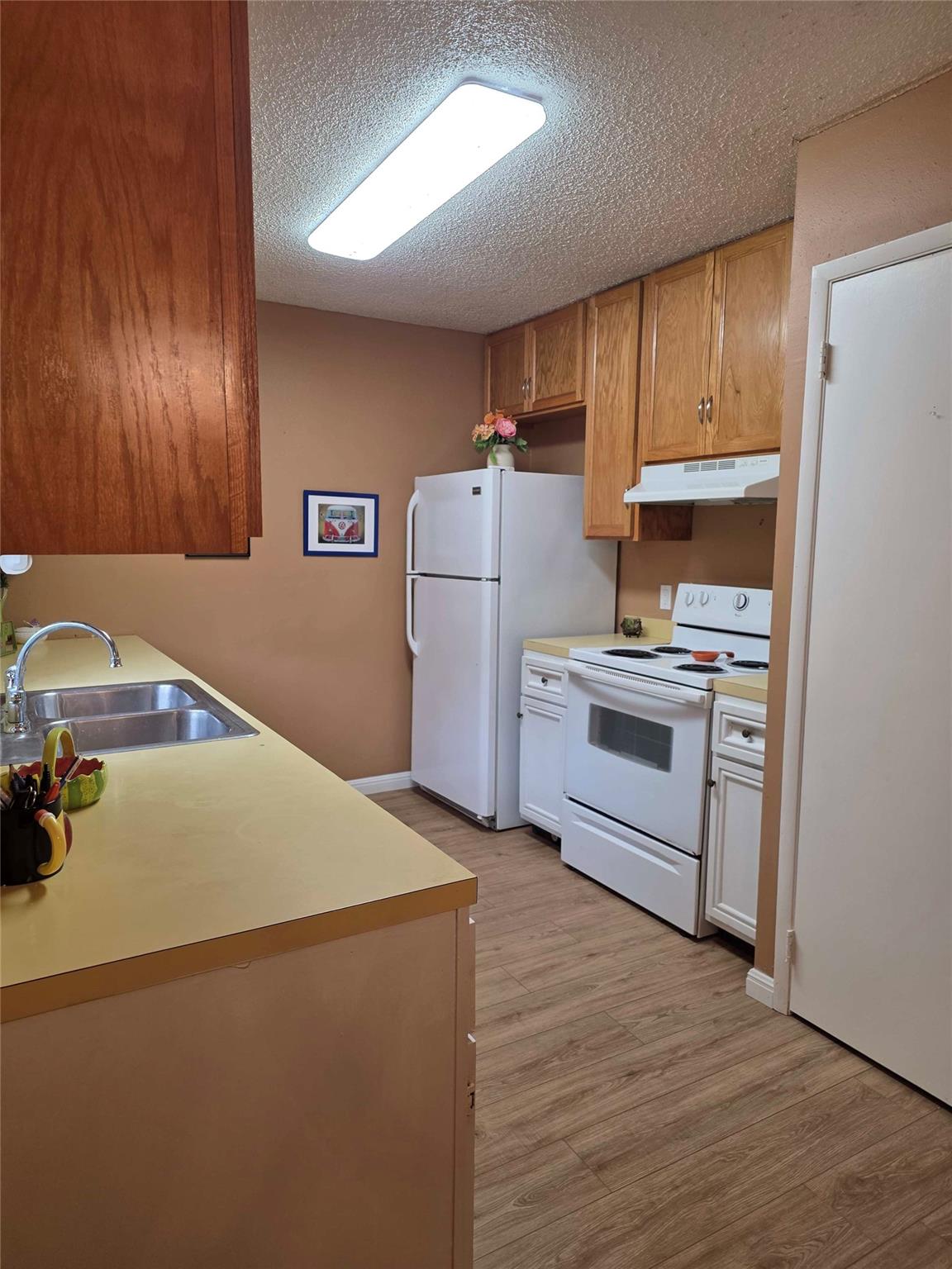 902 S Riviera Cir Property Photo 11