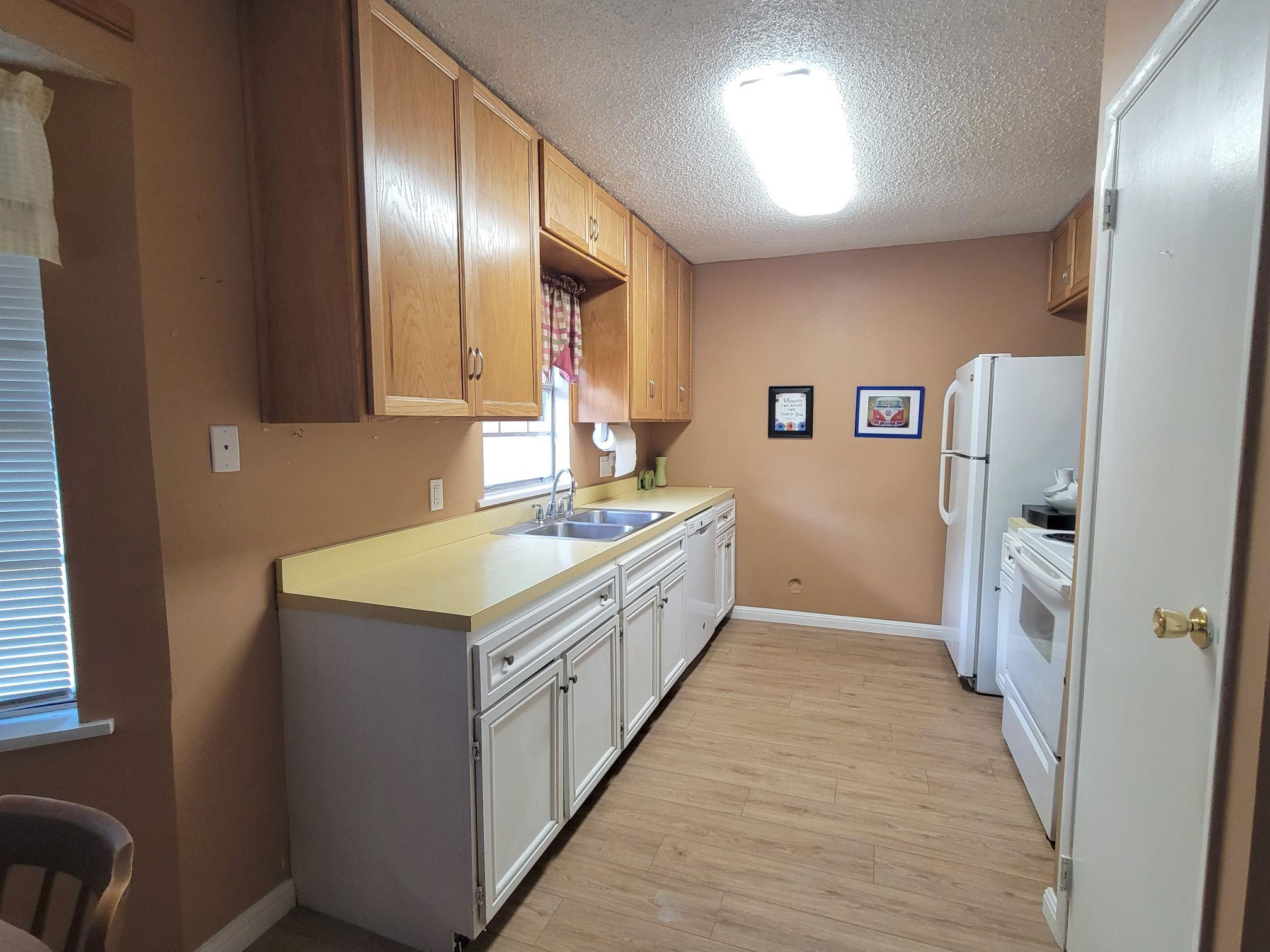 902 S Riviera Cir Property Photo 12