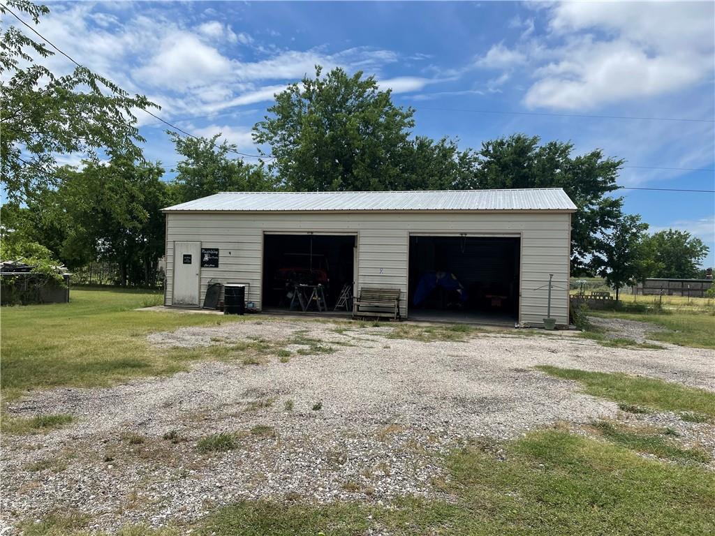 21602 Martin Ln Property Photo 6
