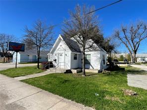 4926 Cesar Chavez St Property Photo 2