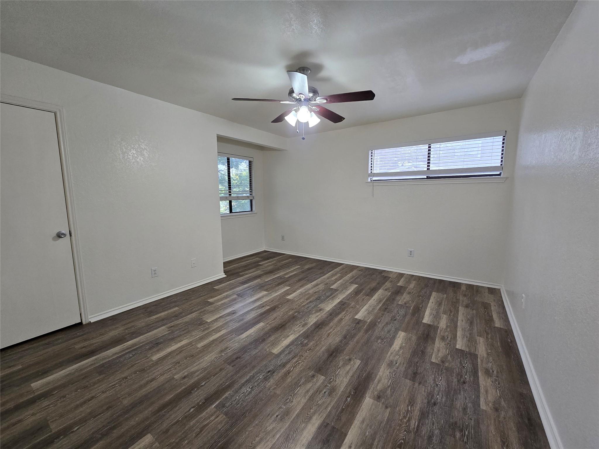 2003 Kenneth Ave #b Property Photo 13