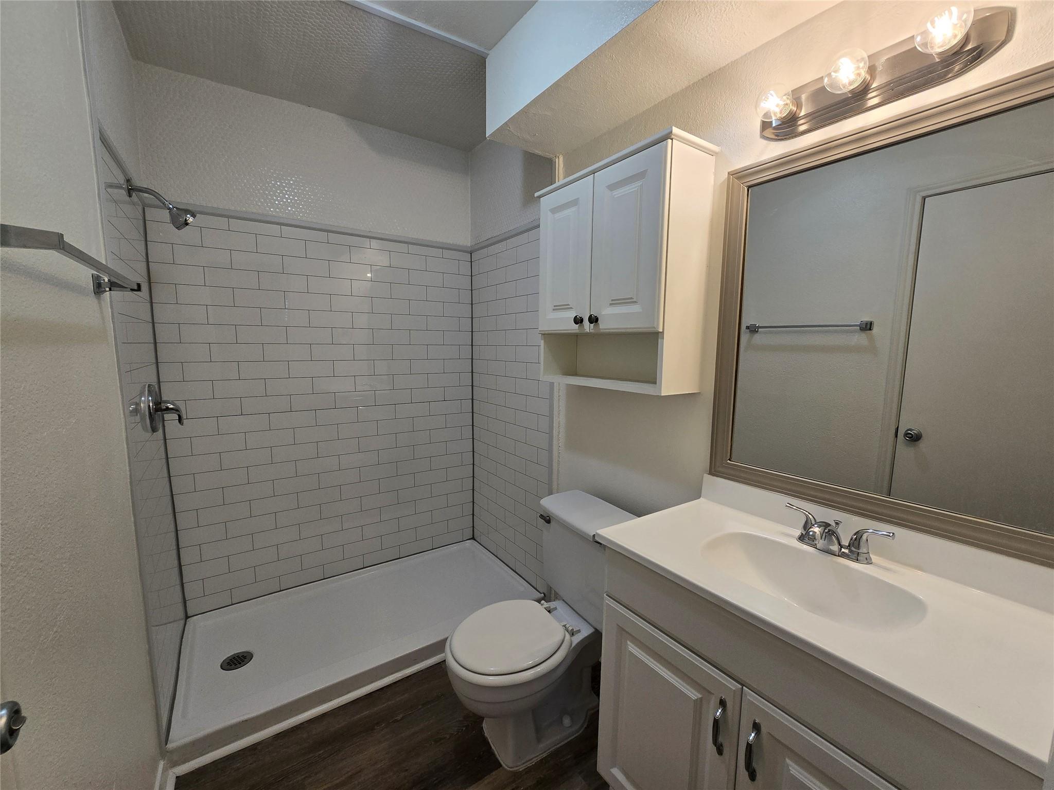 2003 Kenneth Ave #b Property Photo 15