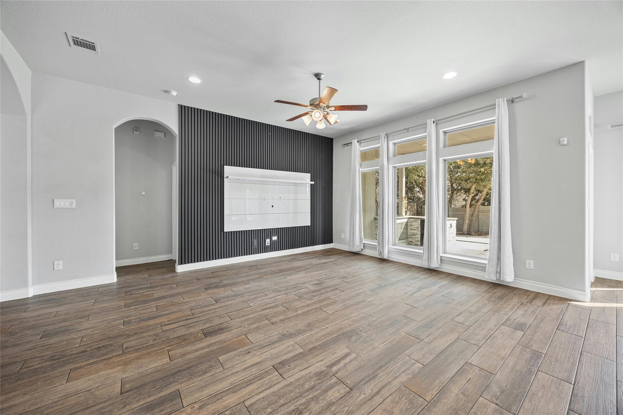 169 Belford St Property Photo 4
