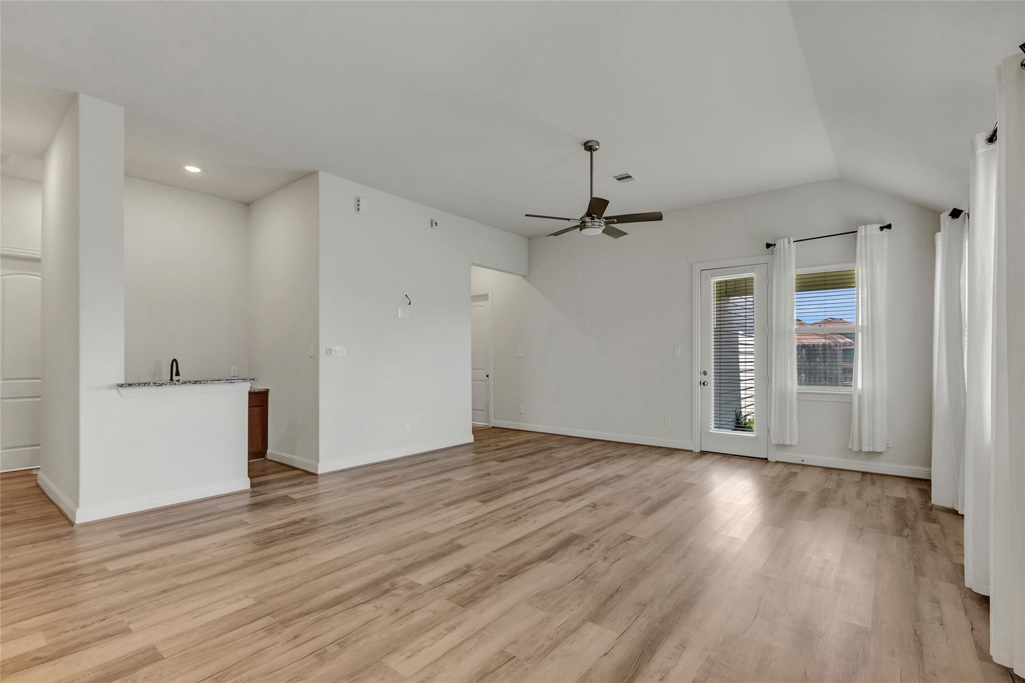 15342 Majestic Knight Dr Property Photo 18