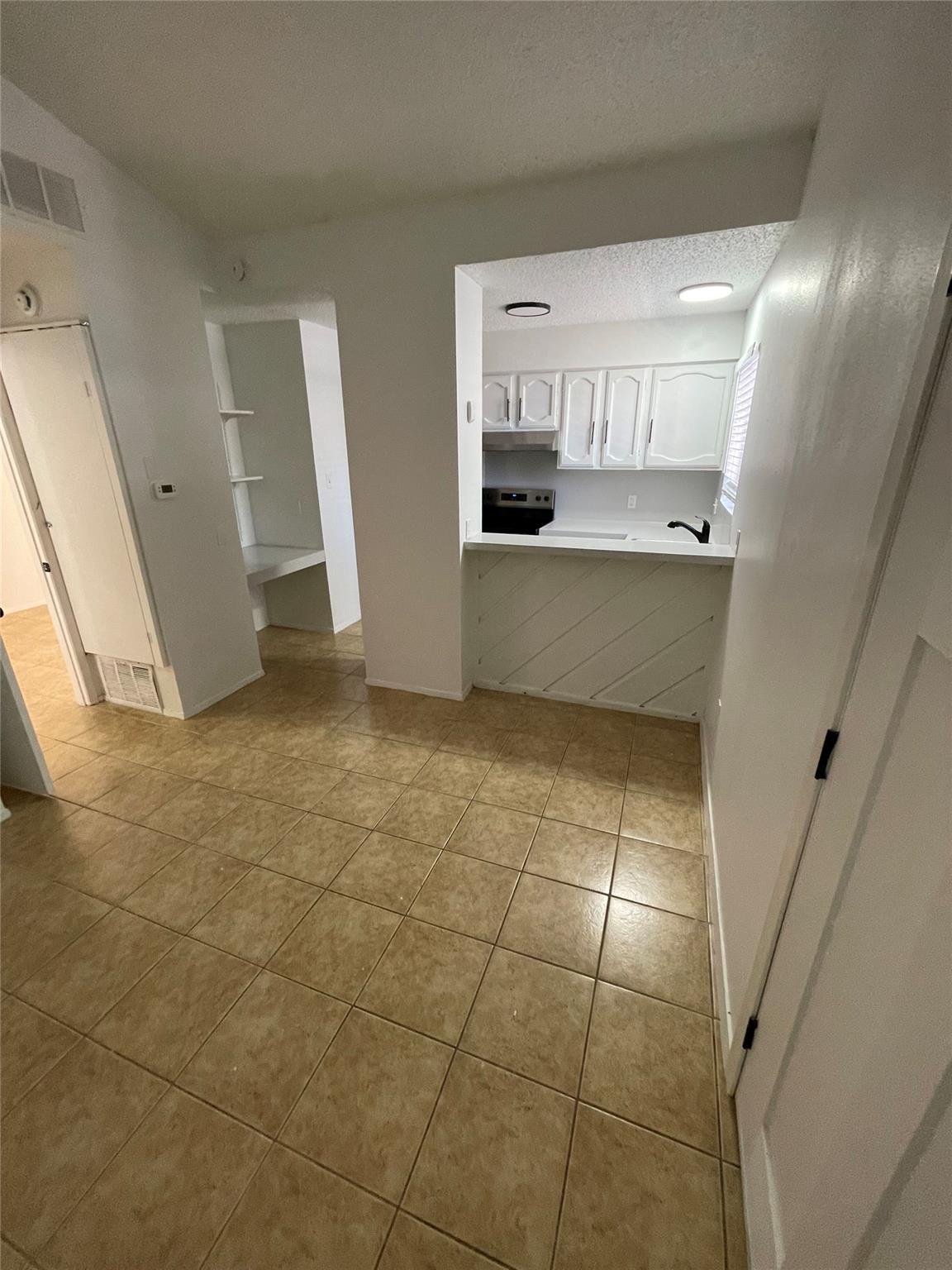 2410 Longview St #301 Property Photo 2
