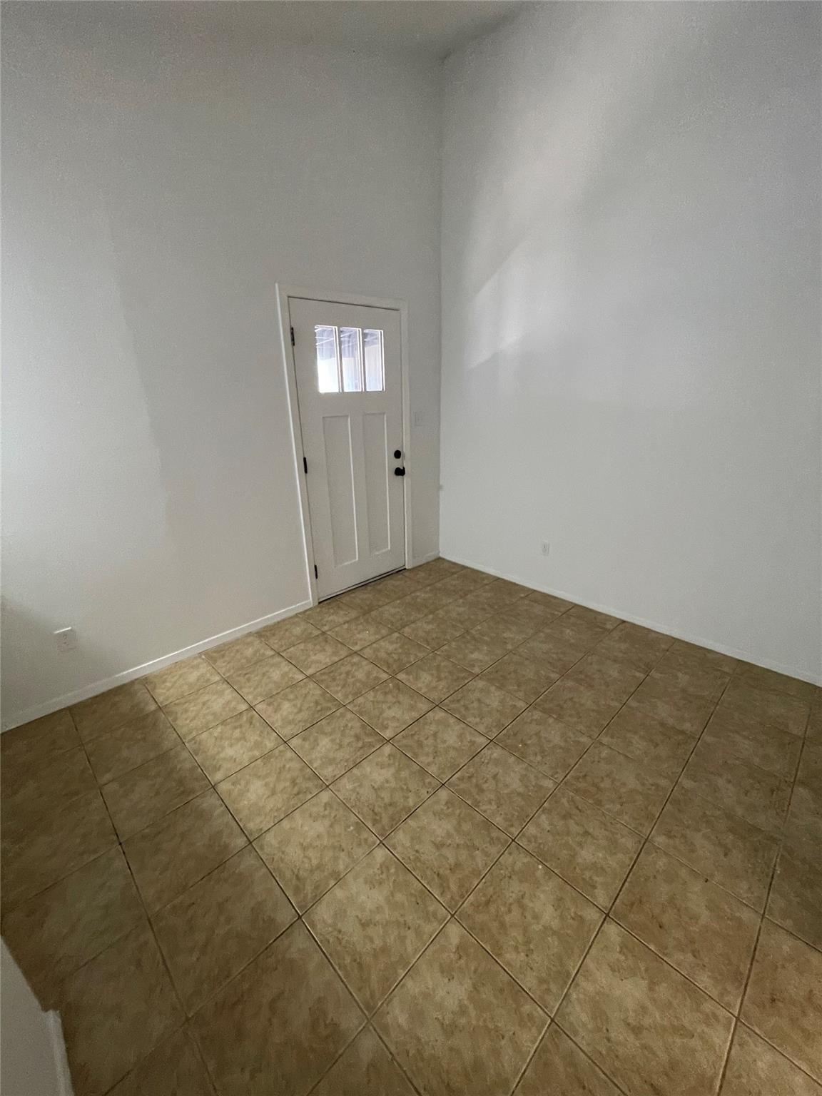 2410 Longview St #301 Property Photo 3