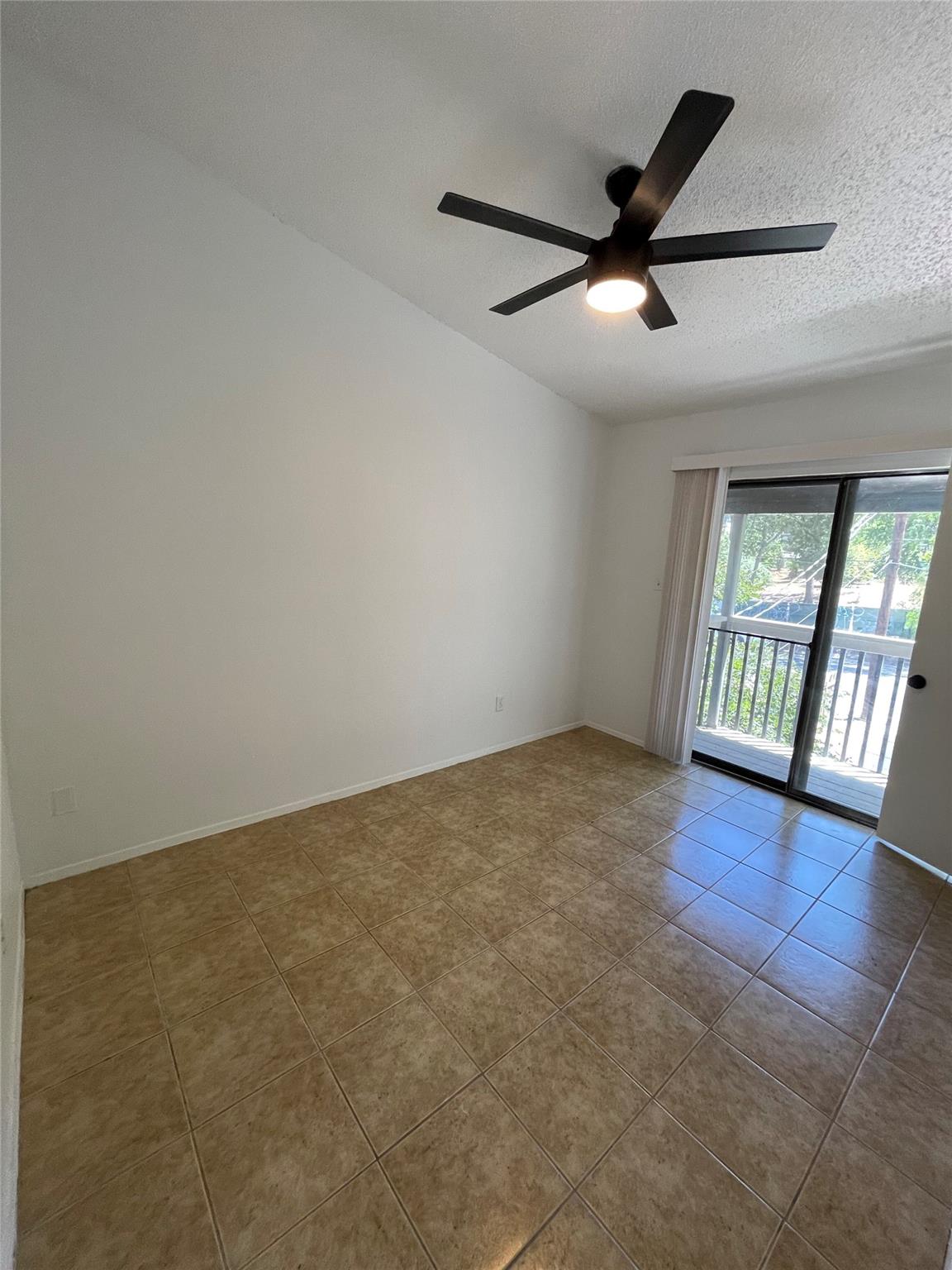 2410 Longview St #301 Property Photo 7