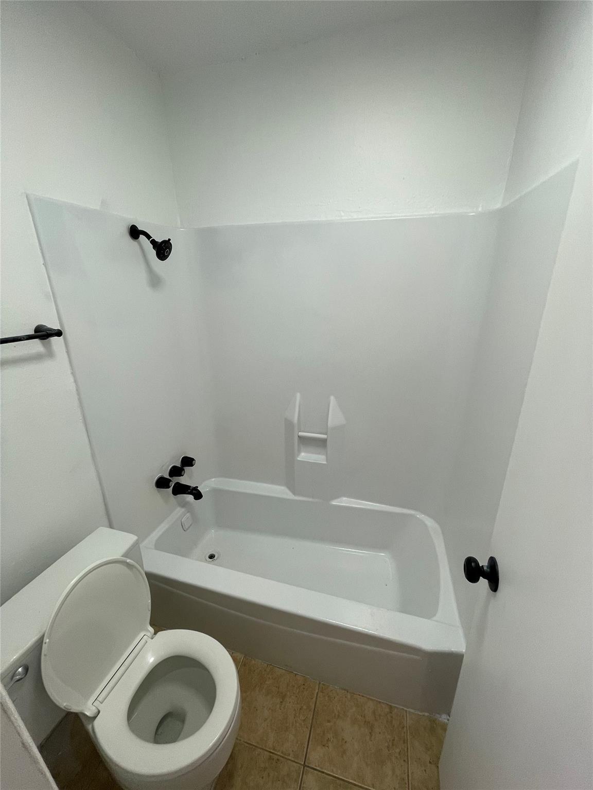 2410 Longview St #301 Property Photo 9