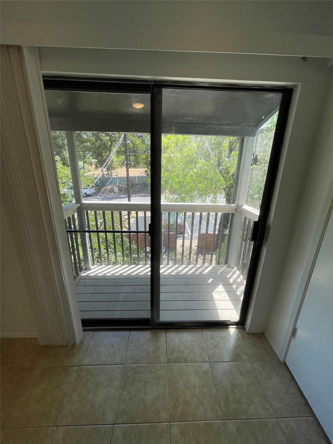 2410 Longview St #301 Property Photo 11