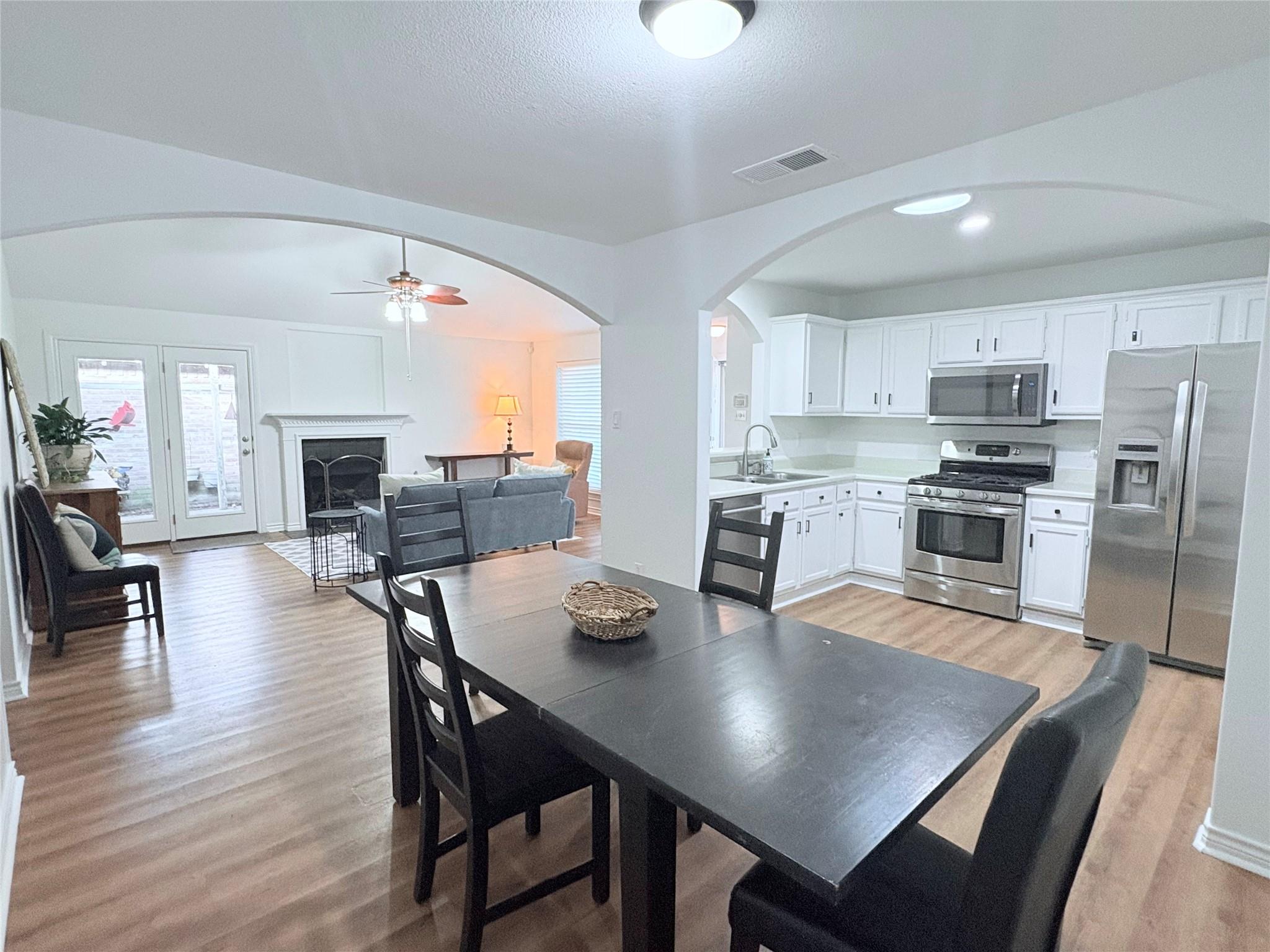 608 Saunders Dr Property Photo 2