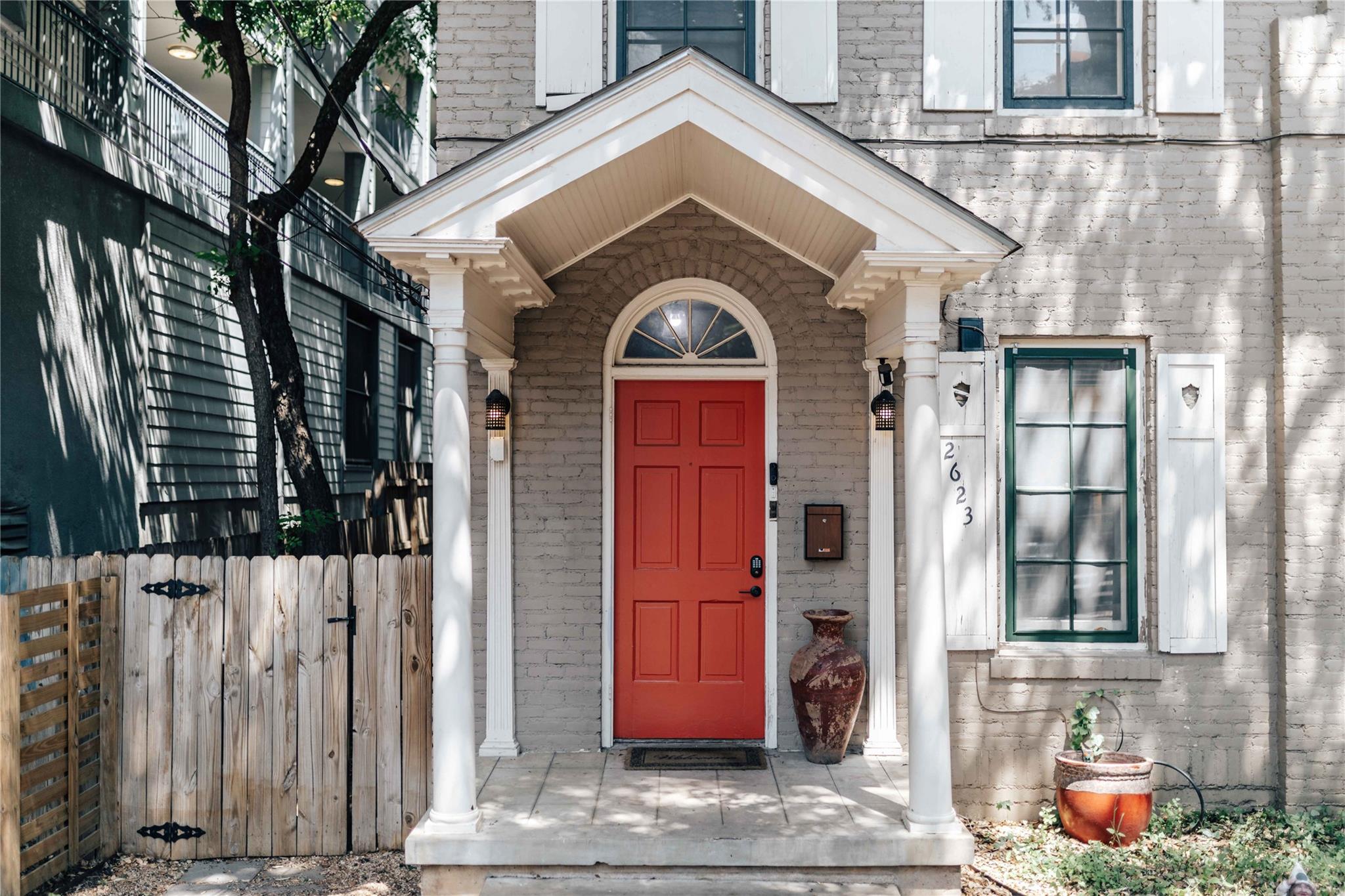 2623 Salado St Property Photo 3