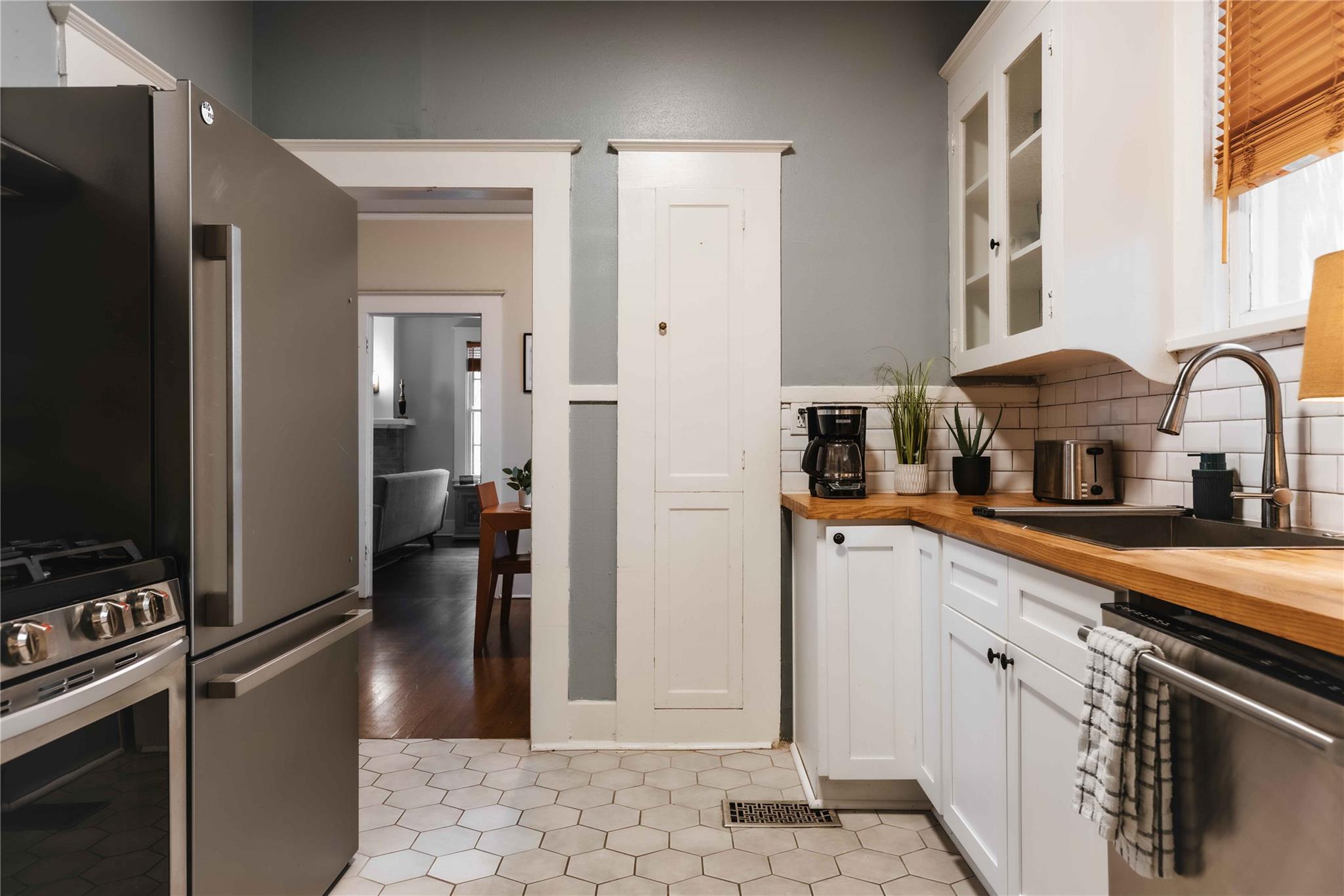 2623 Salado St Property Photo 28