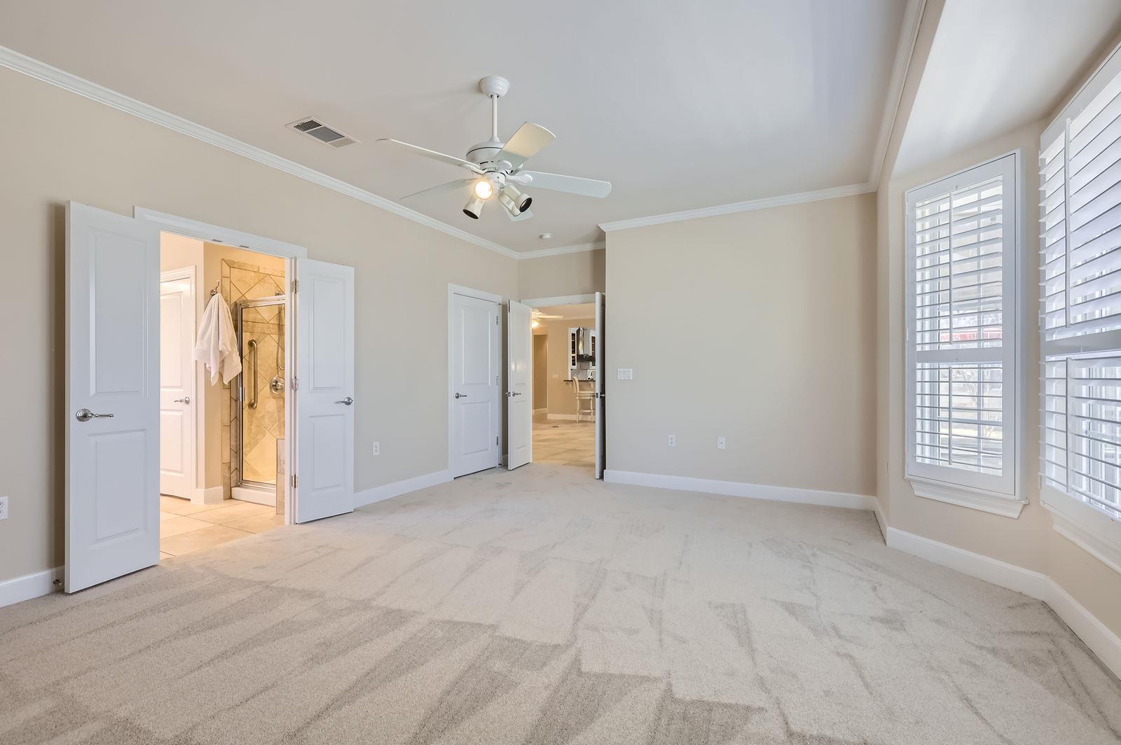 407 Breezeway Ln Property Photo 18