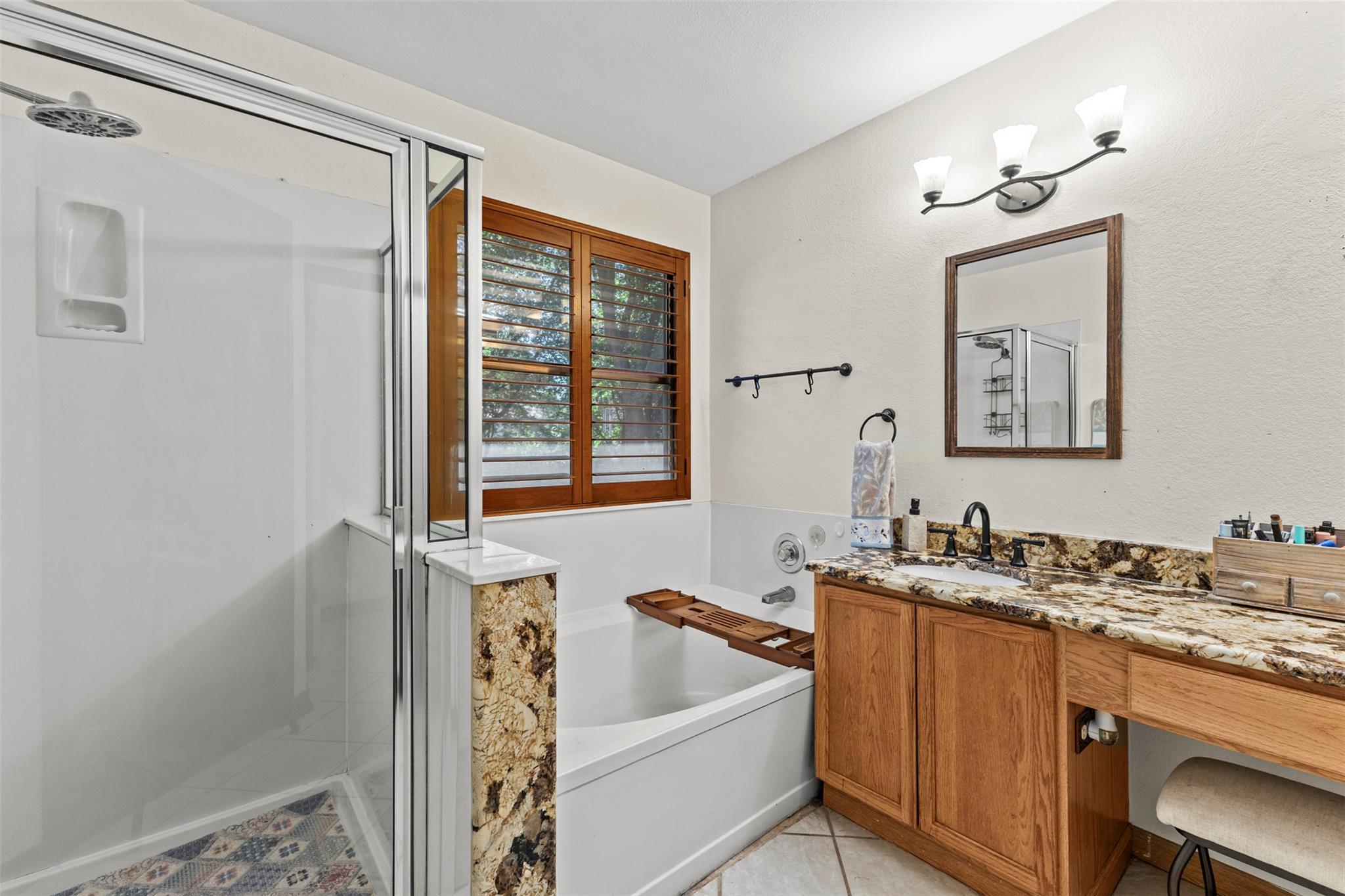 7513 Vol Walker Dr Property Photo 16