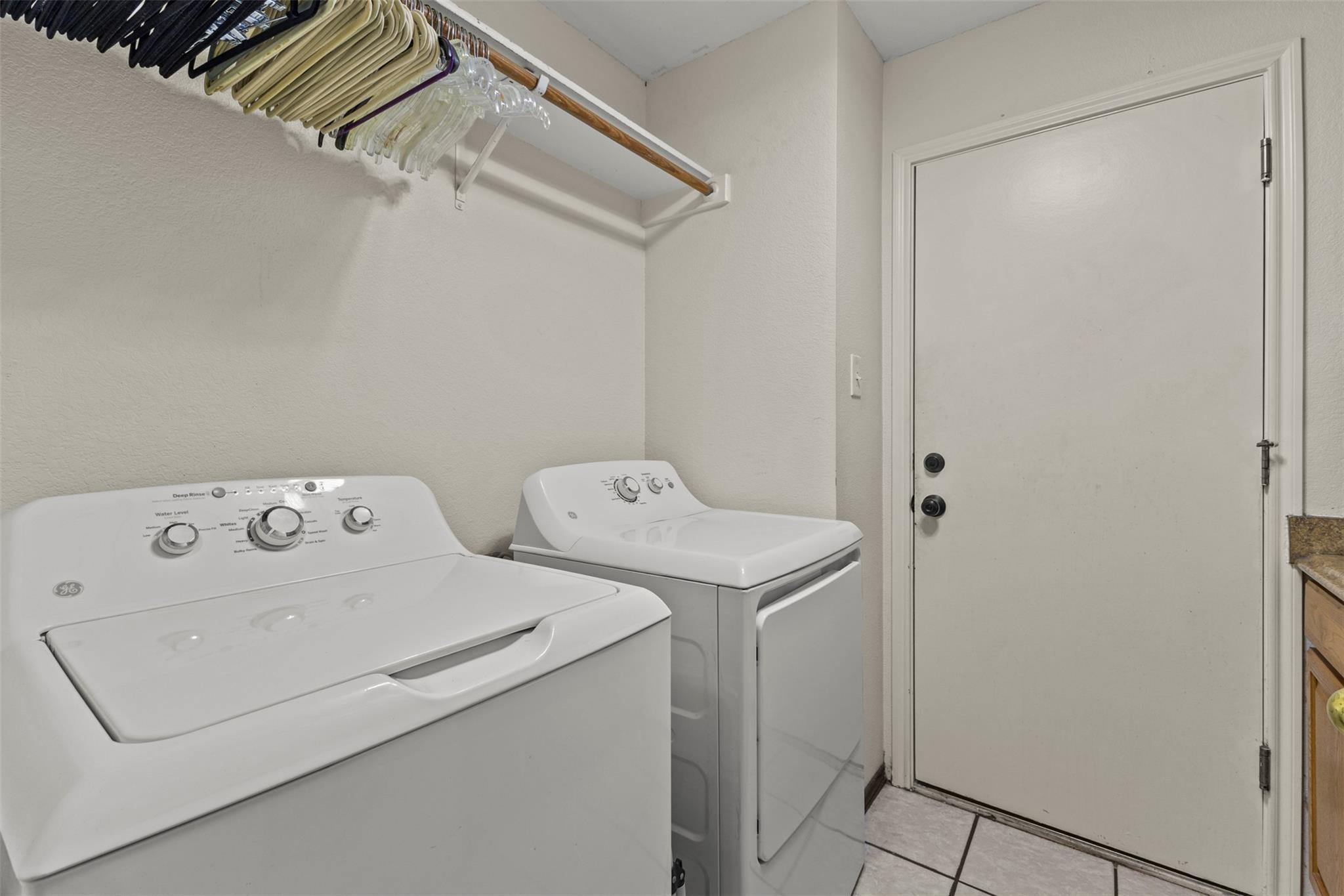 7513 Vol Walker Dr Property Photo 23