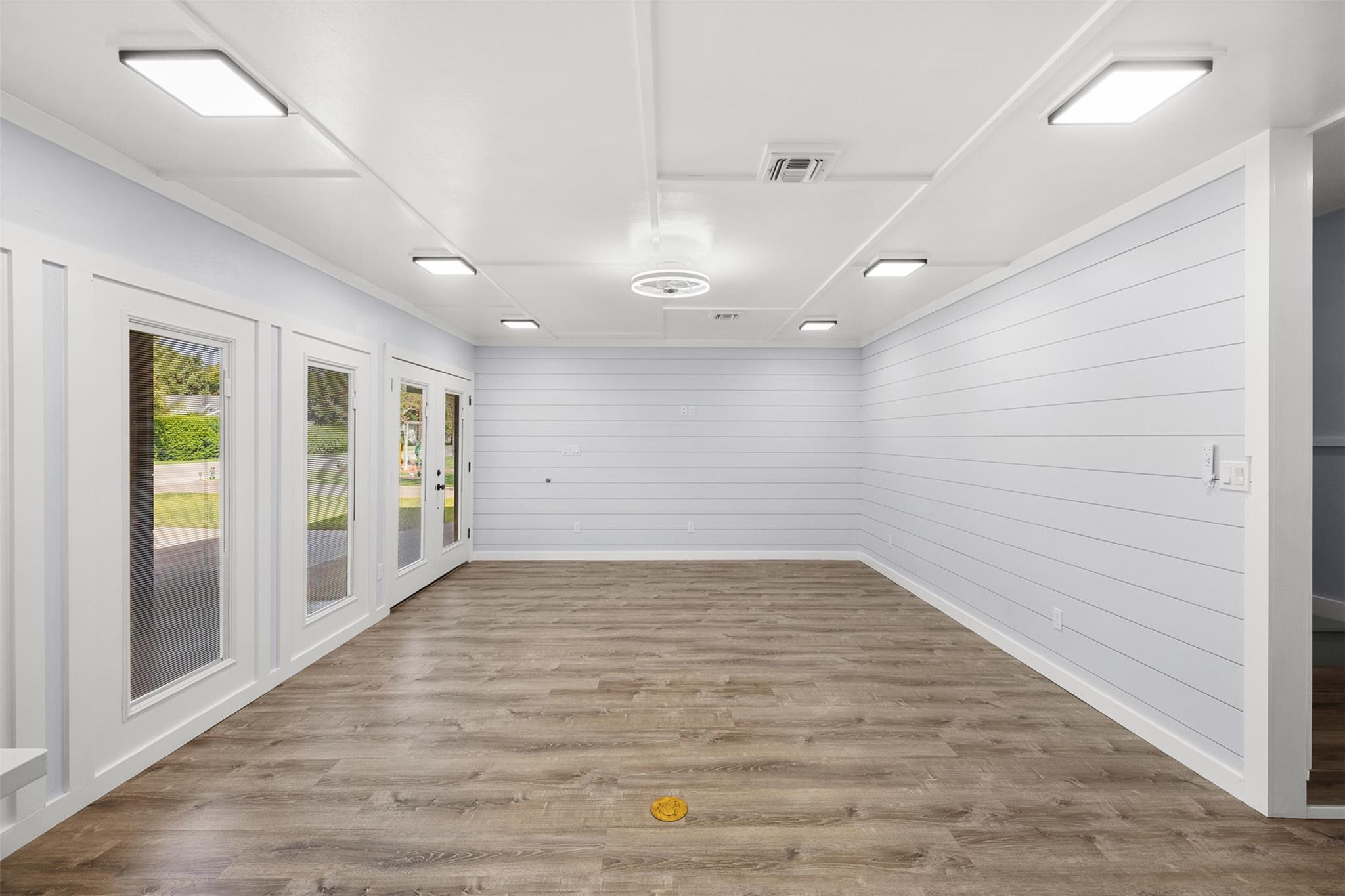 541 S Jackson St Property Photo 6