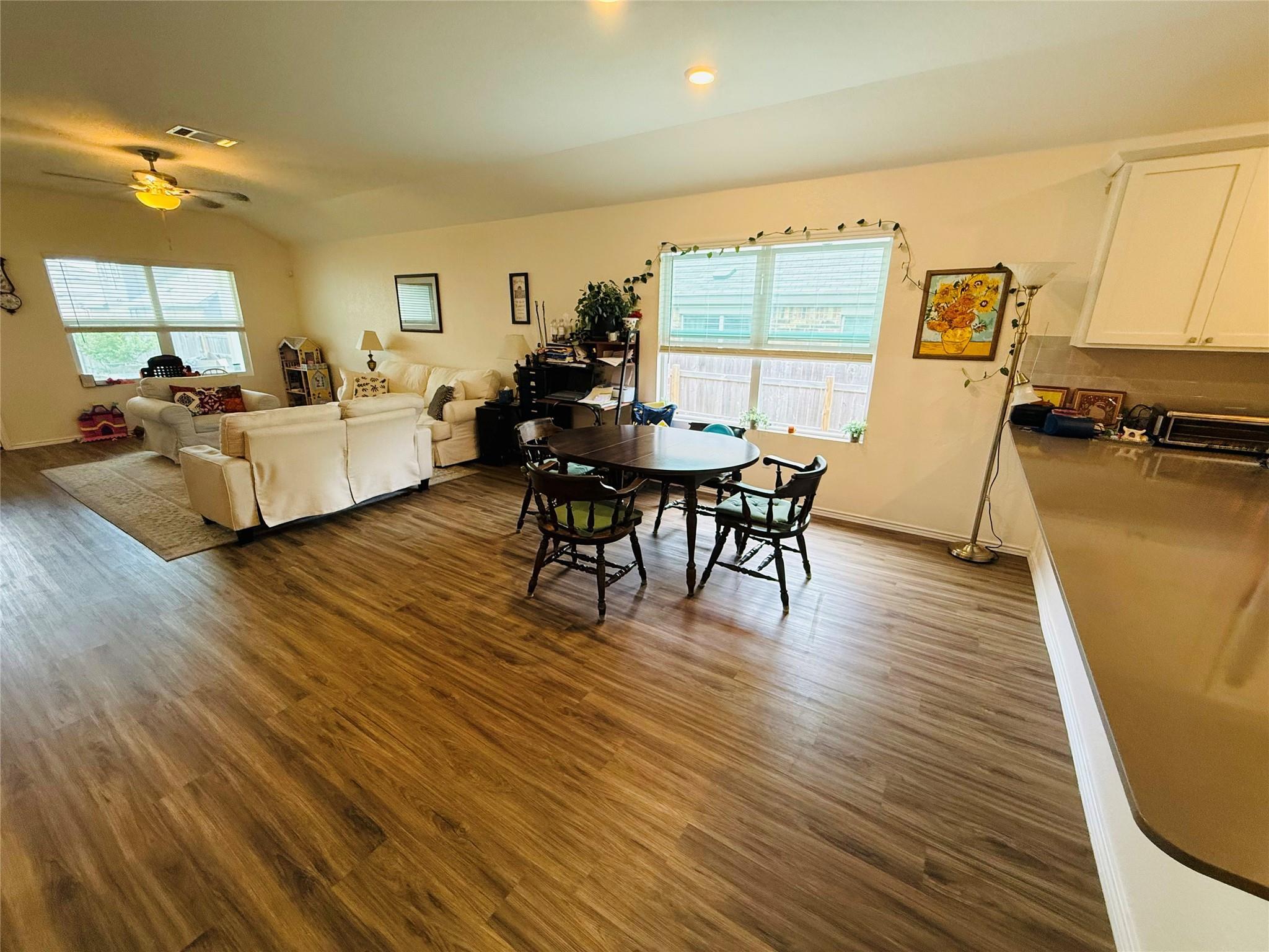 5612 Bellissima Way Property Photo 6