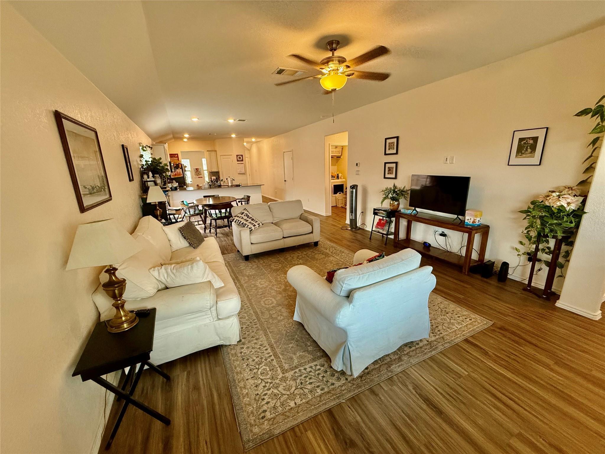 5612 Bellissima Way Property Photo 9