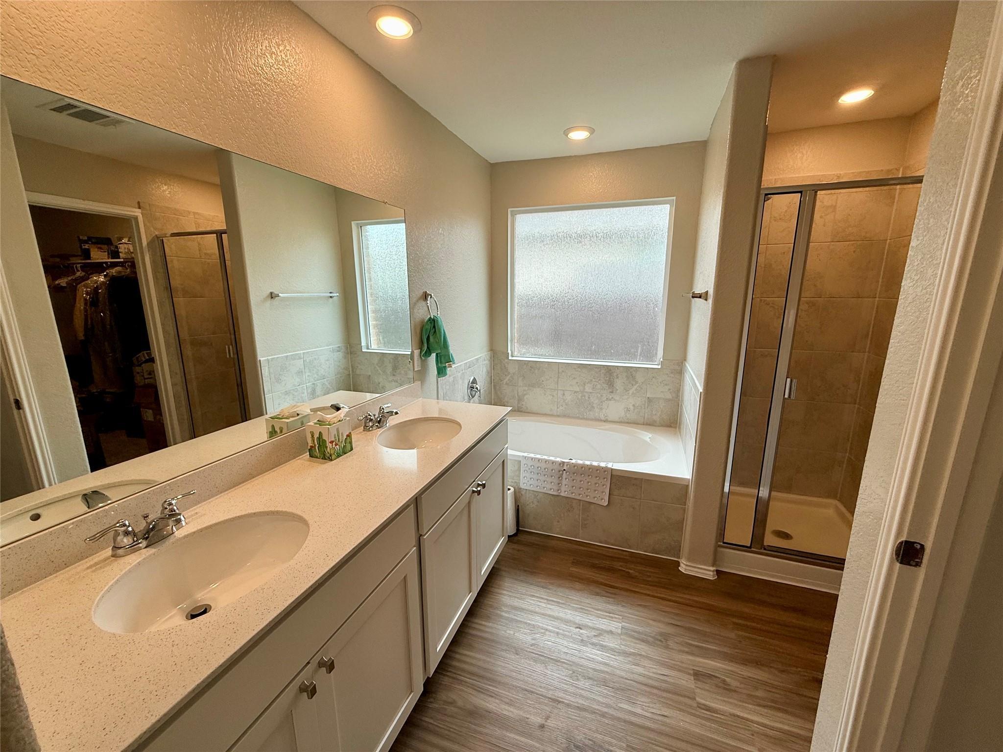 5612 Bellissima Way Property Photo 12