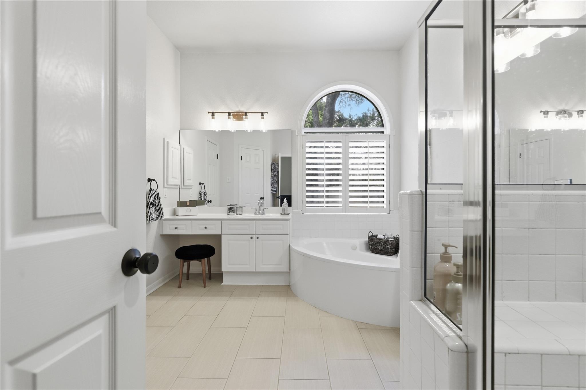4605 Eagle Feather Dr Property Photo 28