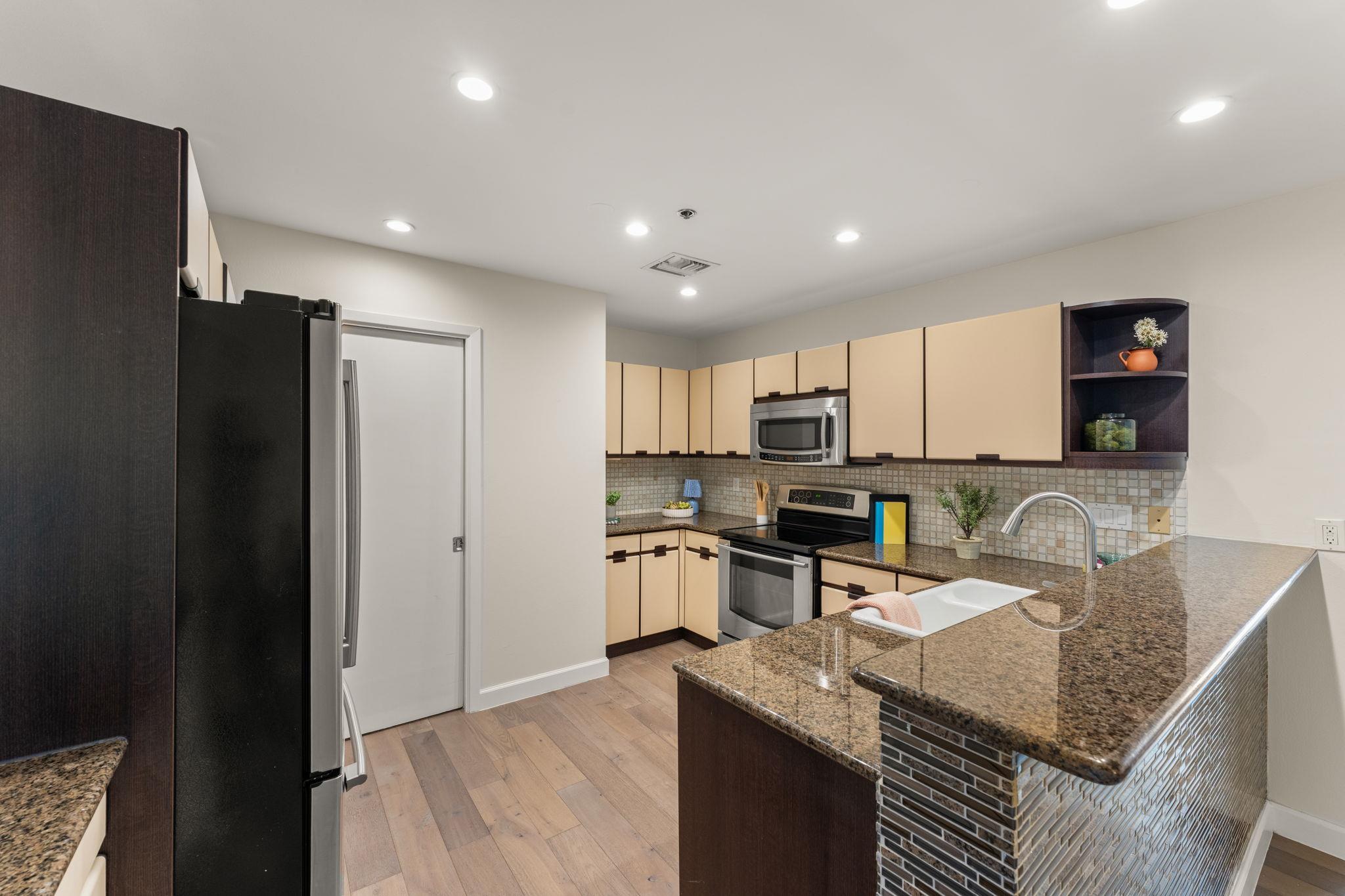 40 N Interstate 35 None #11b2 Property Photo 10
