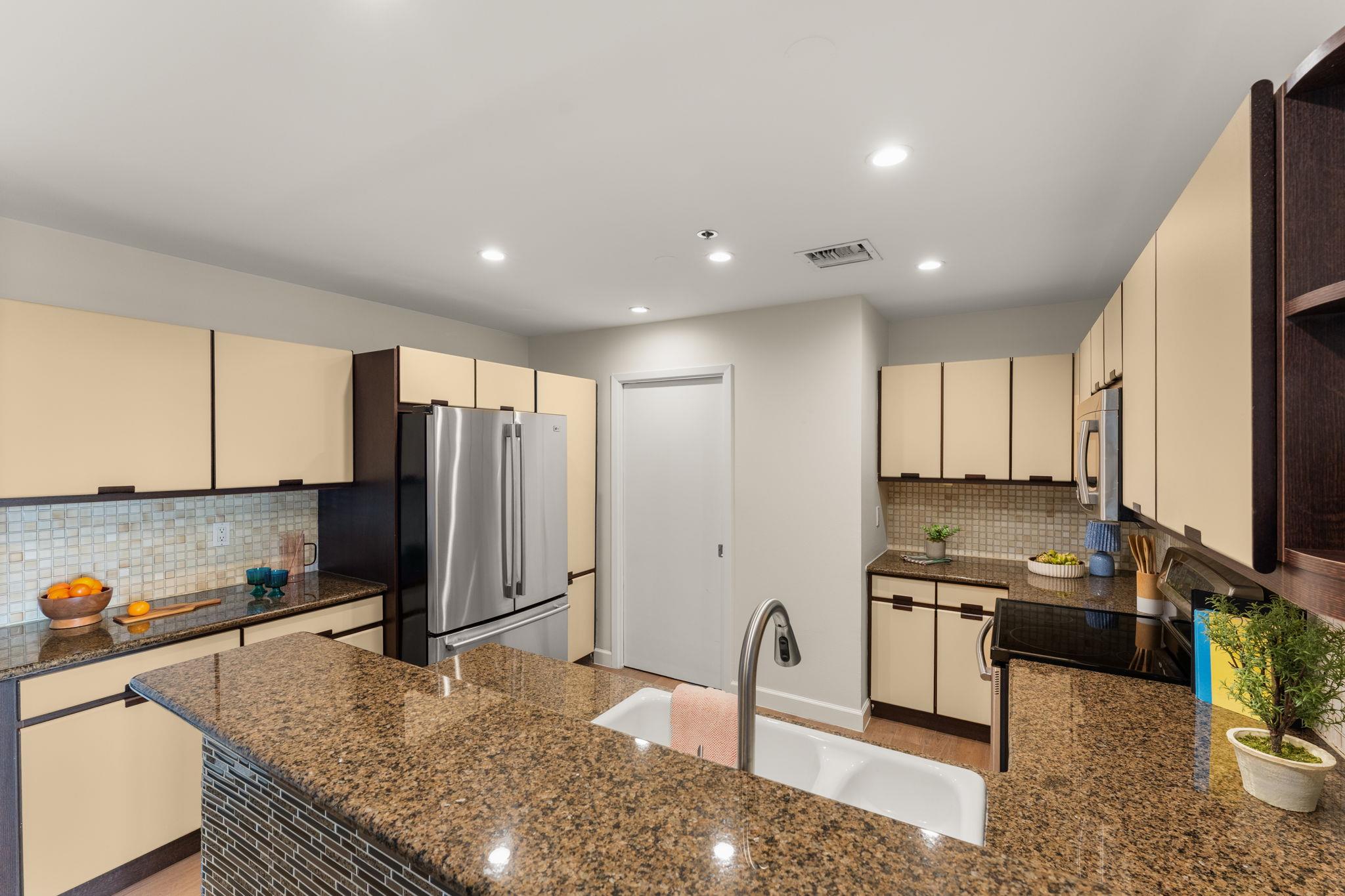 40 N Interstate 35 None #11b2 Property Photo 12