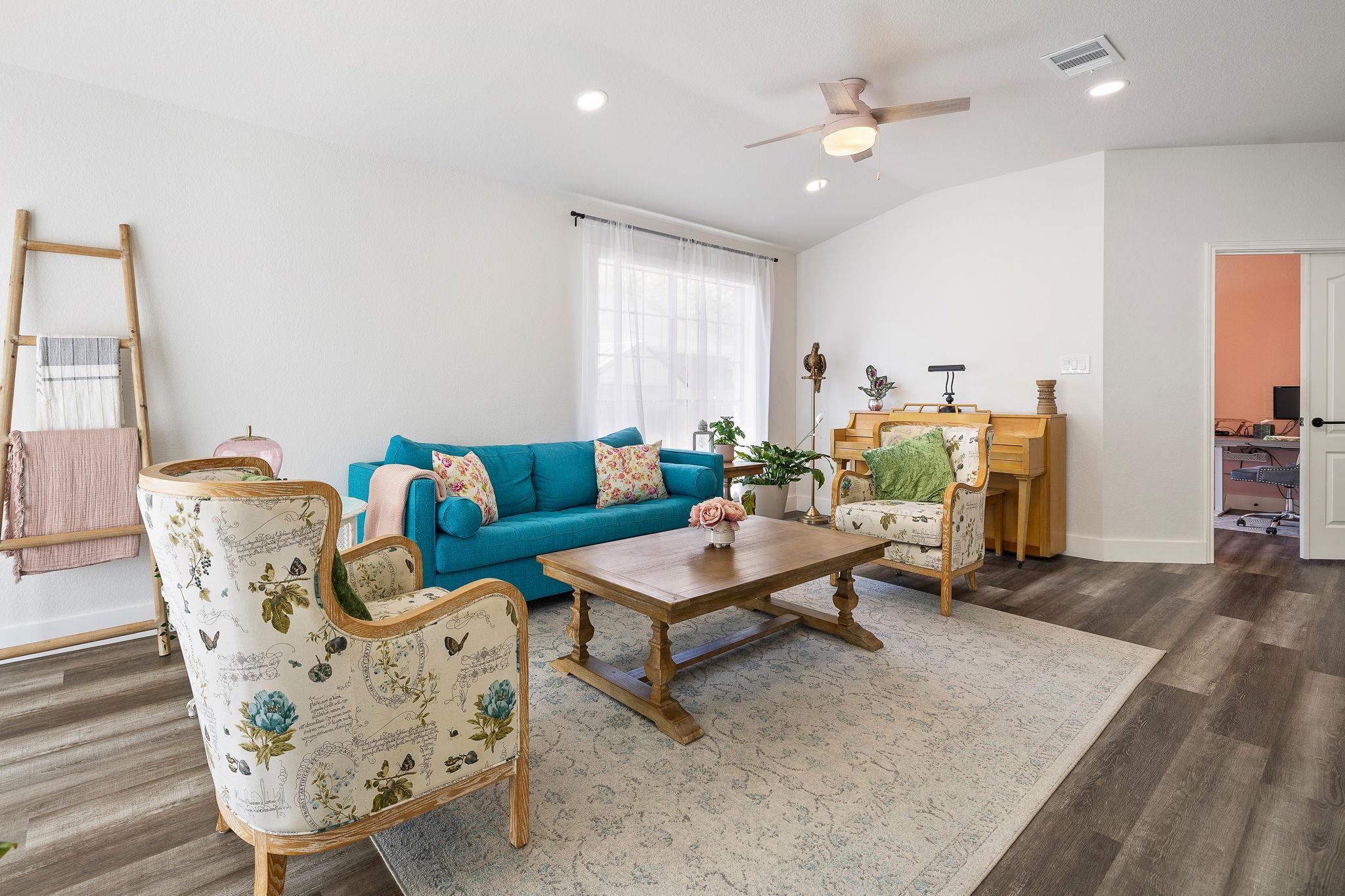 1203 Stepp Bnd Property Photo 4